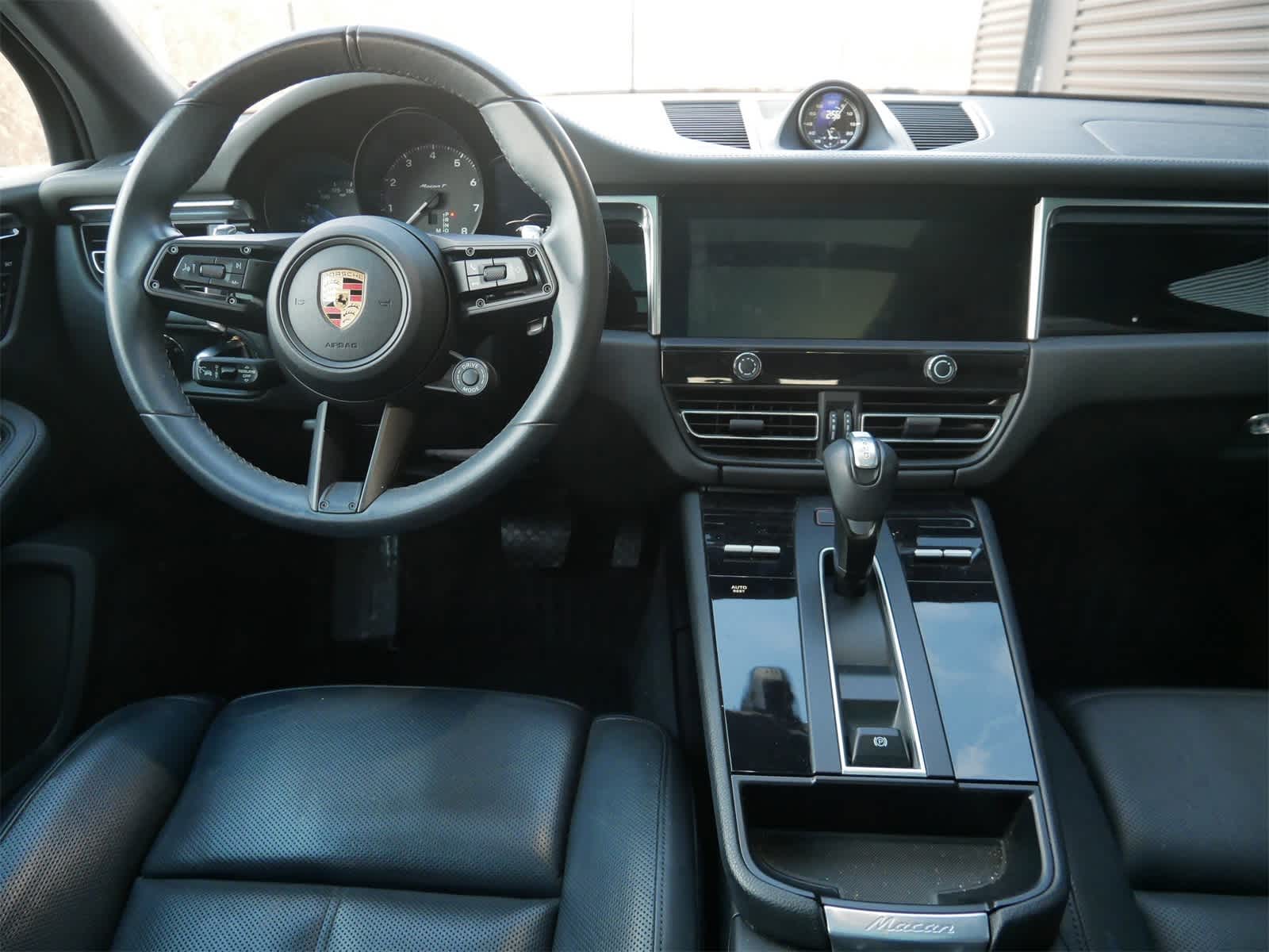 Thumbnail: 2023 Porsche Macan - 14