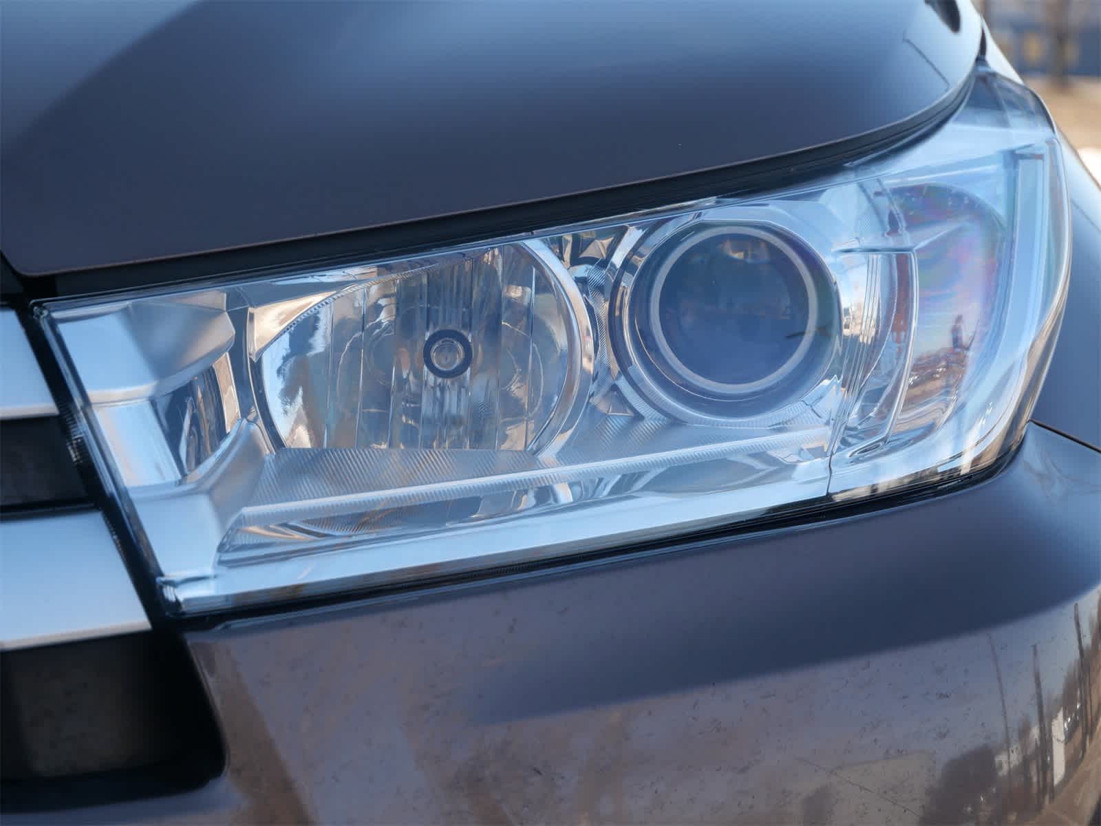 Thumbnail: 2017 Toyota Highlander - 6