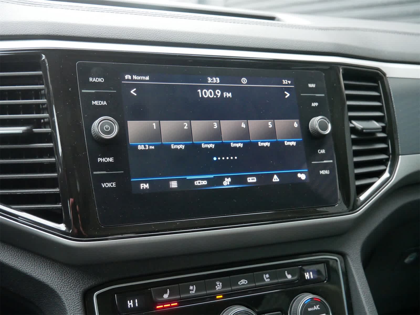 Thumbnail: 2022 Volkswagen Atlas - 22