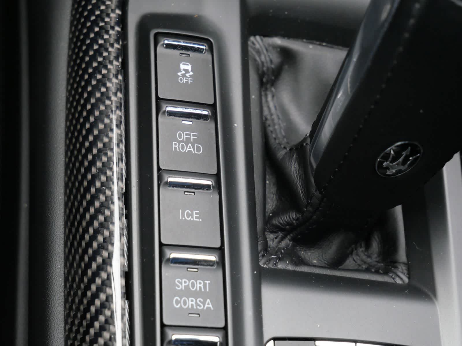 Thumbnail: 2022 Maserati Levante - 18