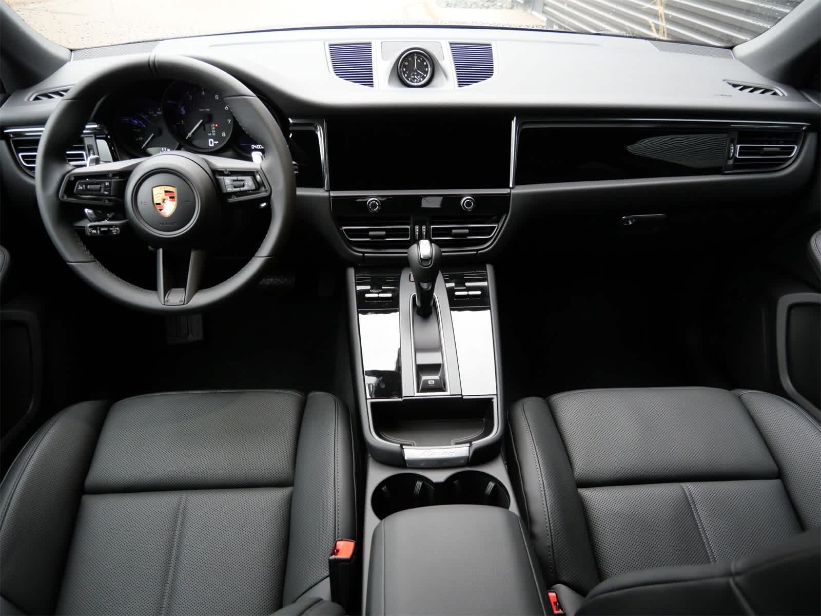 Thumbnail: 2026 Porsche Macan - 8