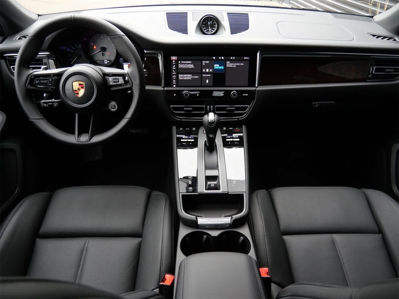 Thumbnail: 2026 Porsche Macan - 8