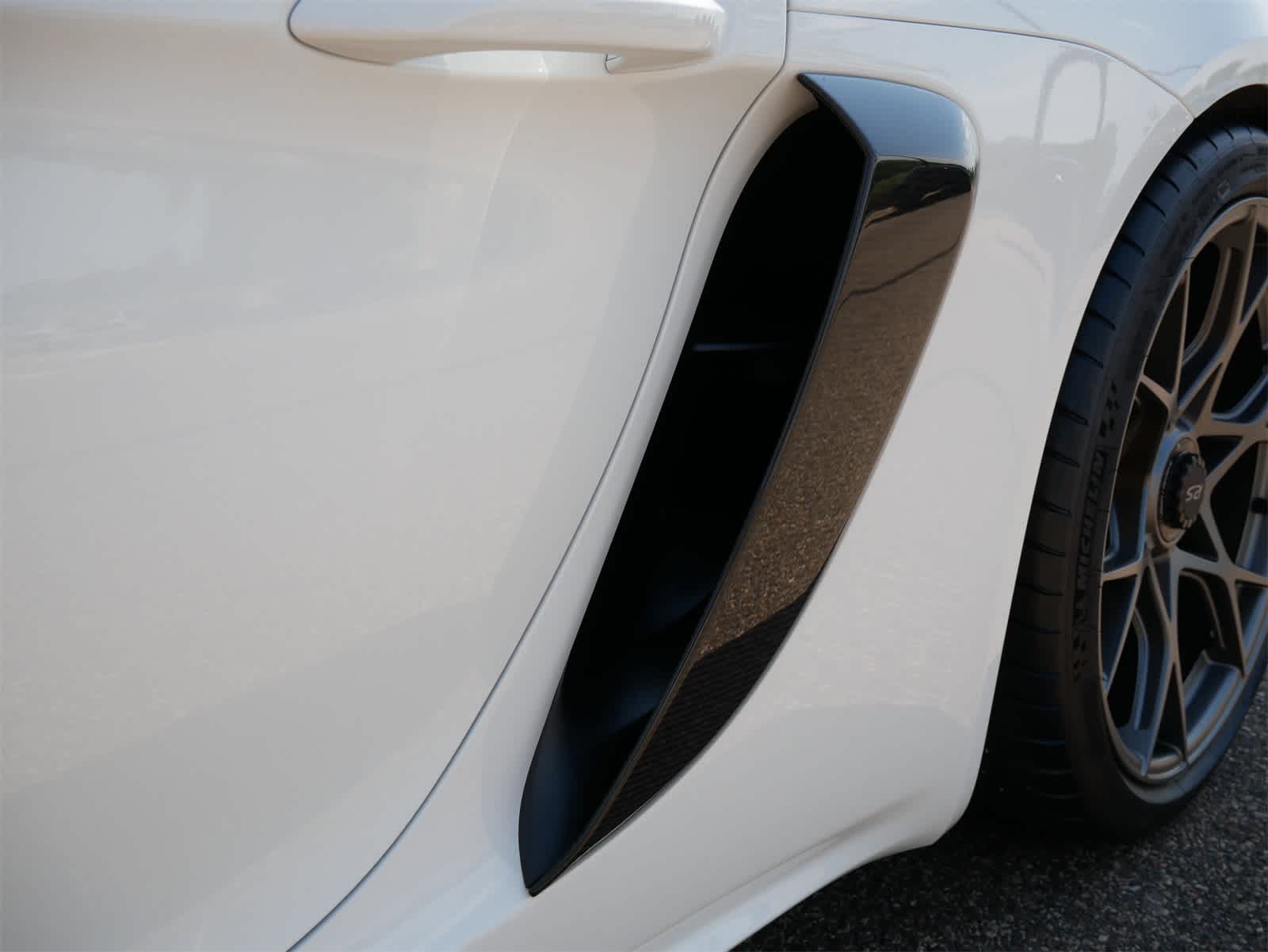 Thumbnail: 2025 Porsche  - 21