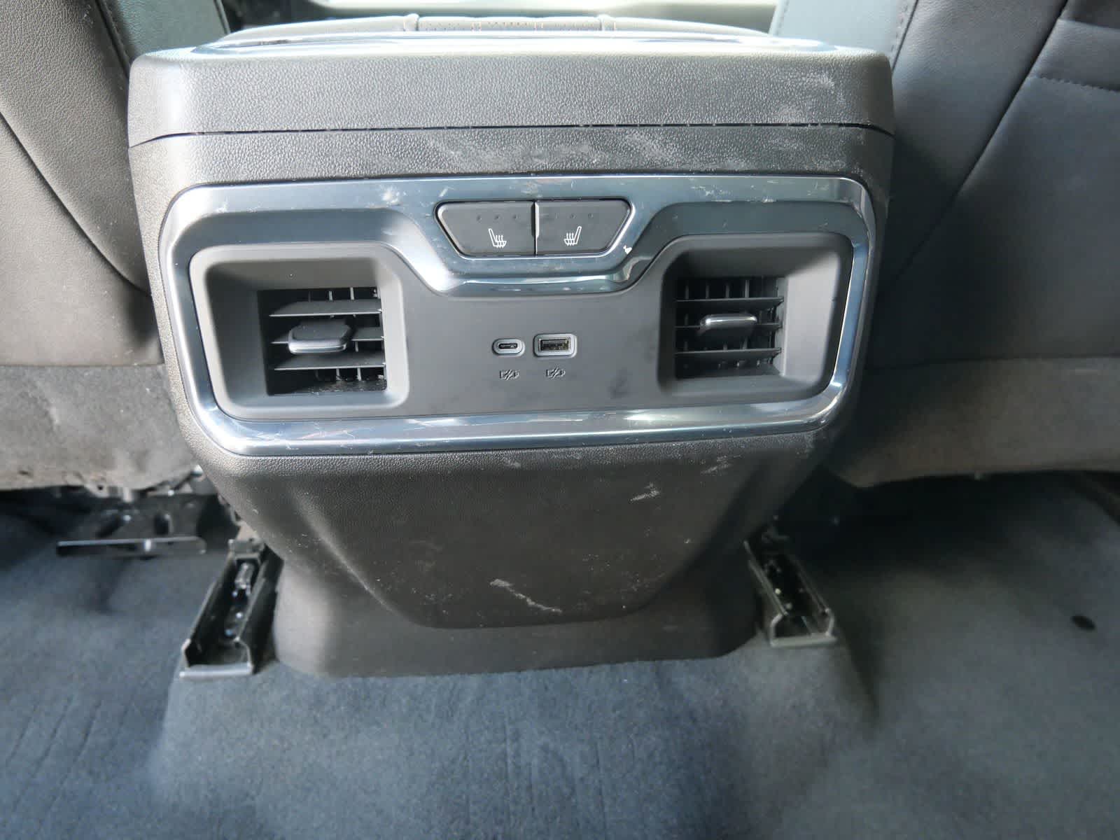 Thumbnail: 2024 Chevrolet Silverado 3500 - 13