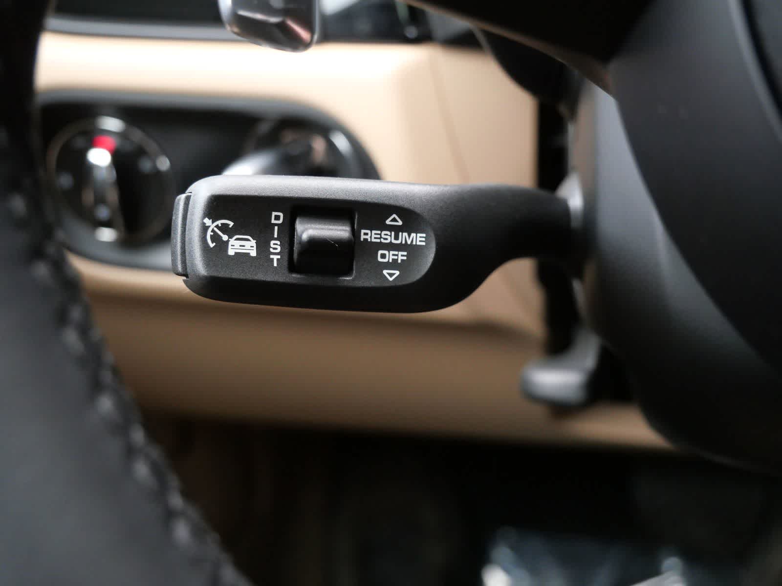 Thumbnail: 2026 Porsche Macan - 19