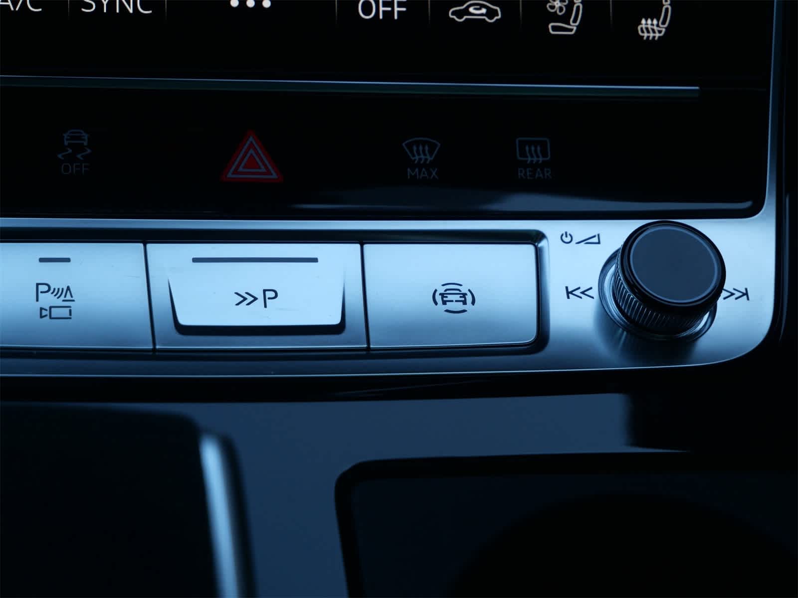 Thumbnail: 2025 Audi RS Q8 - 23