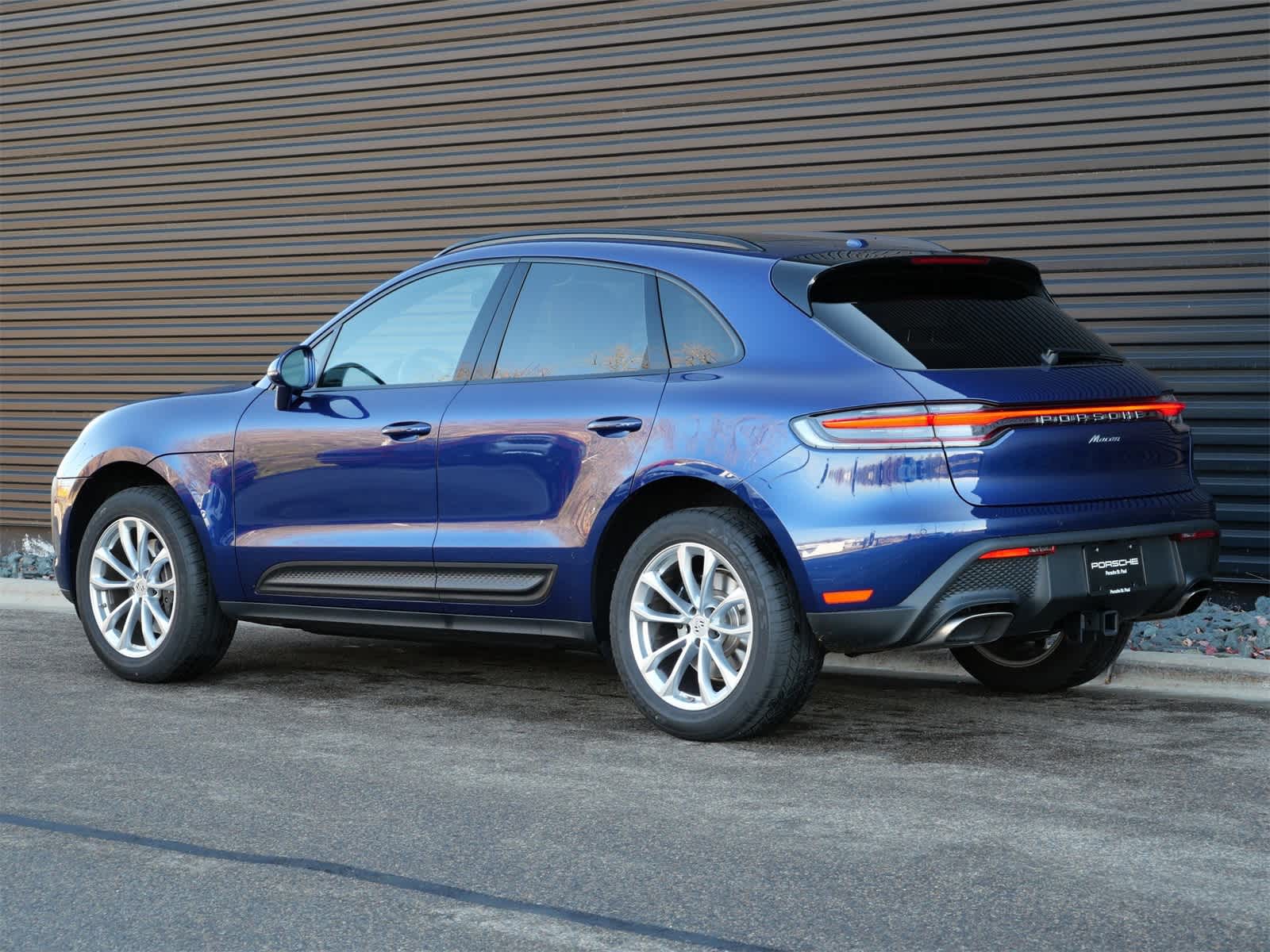 Thumbnail: 2025 Porsche Macan - 3