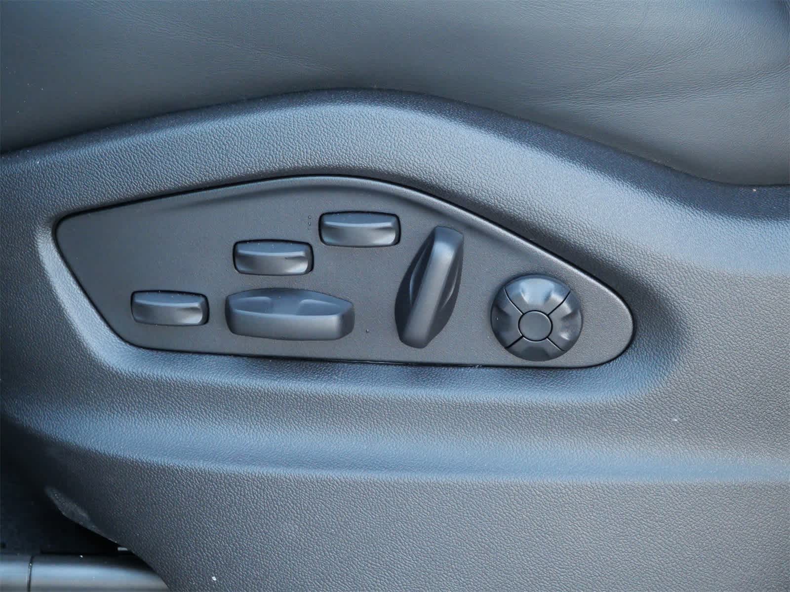 Thumbnail: 2026 Porsche Cayenne - 10