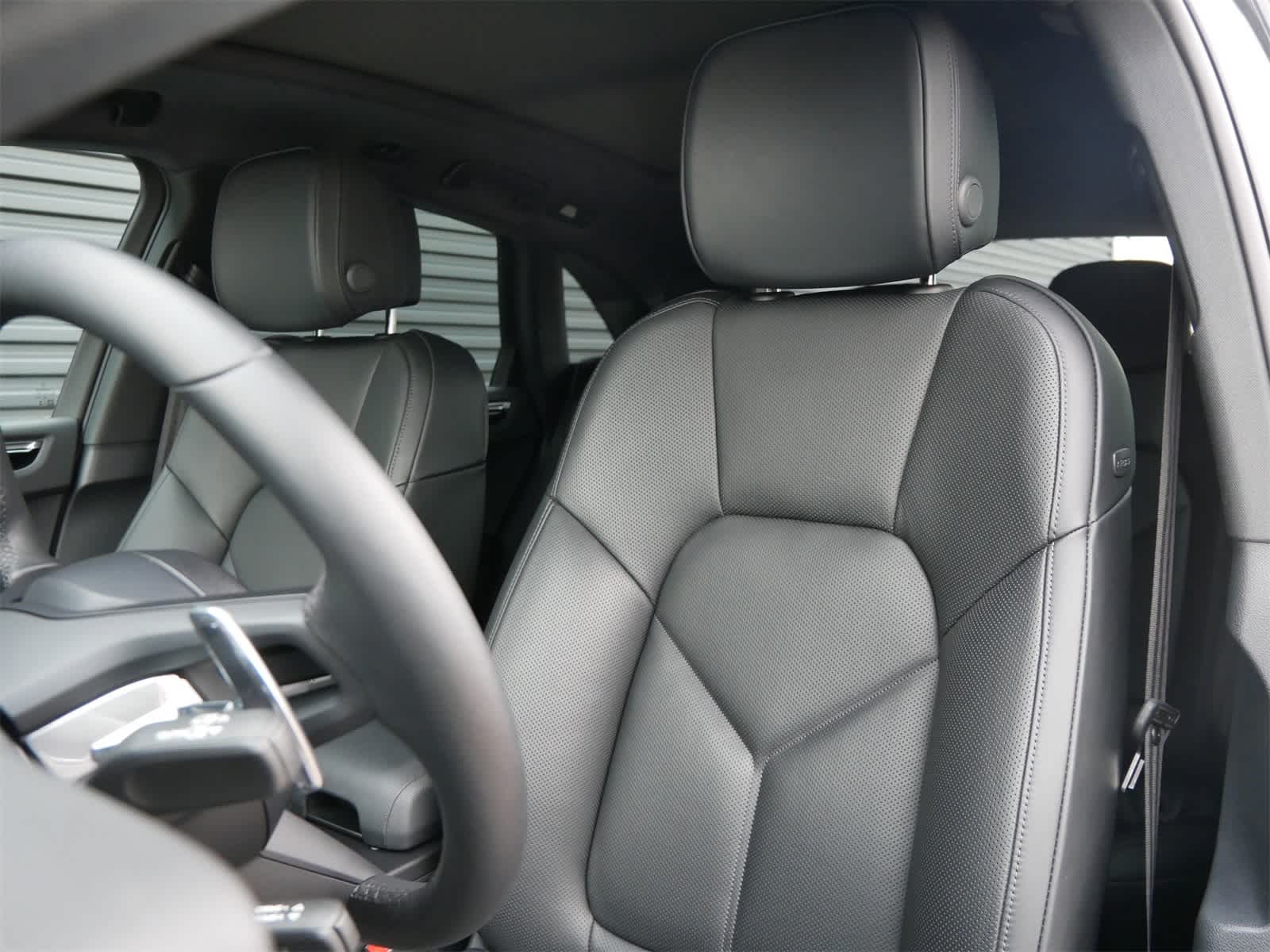 Thumbnail: 2025 Porsche Macan - 4