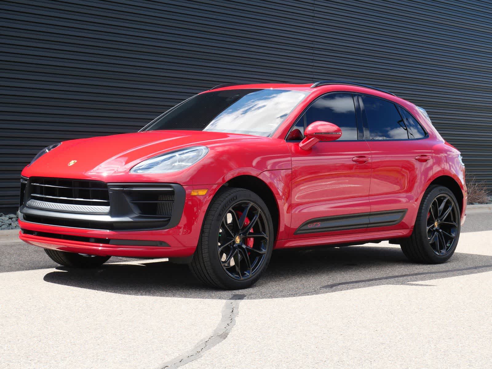 Thumbnail: 2022 Porsche Macan - 1