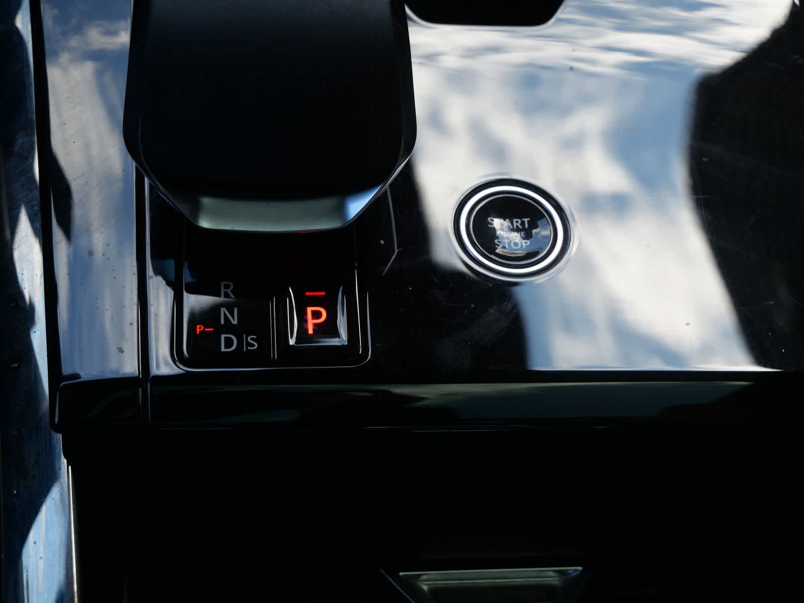 Thumbnail: 2025 Land Rover Range Rover Sport - 20