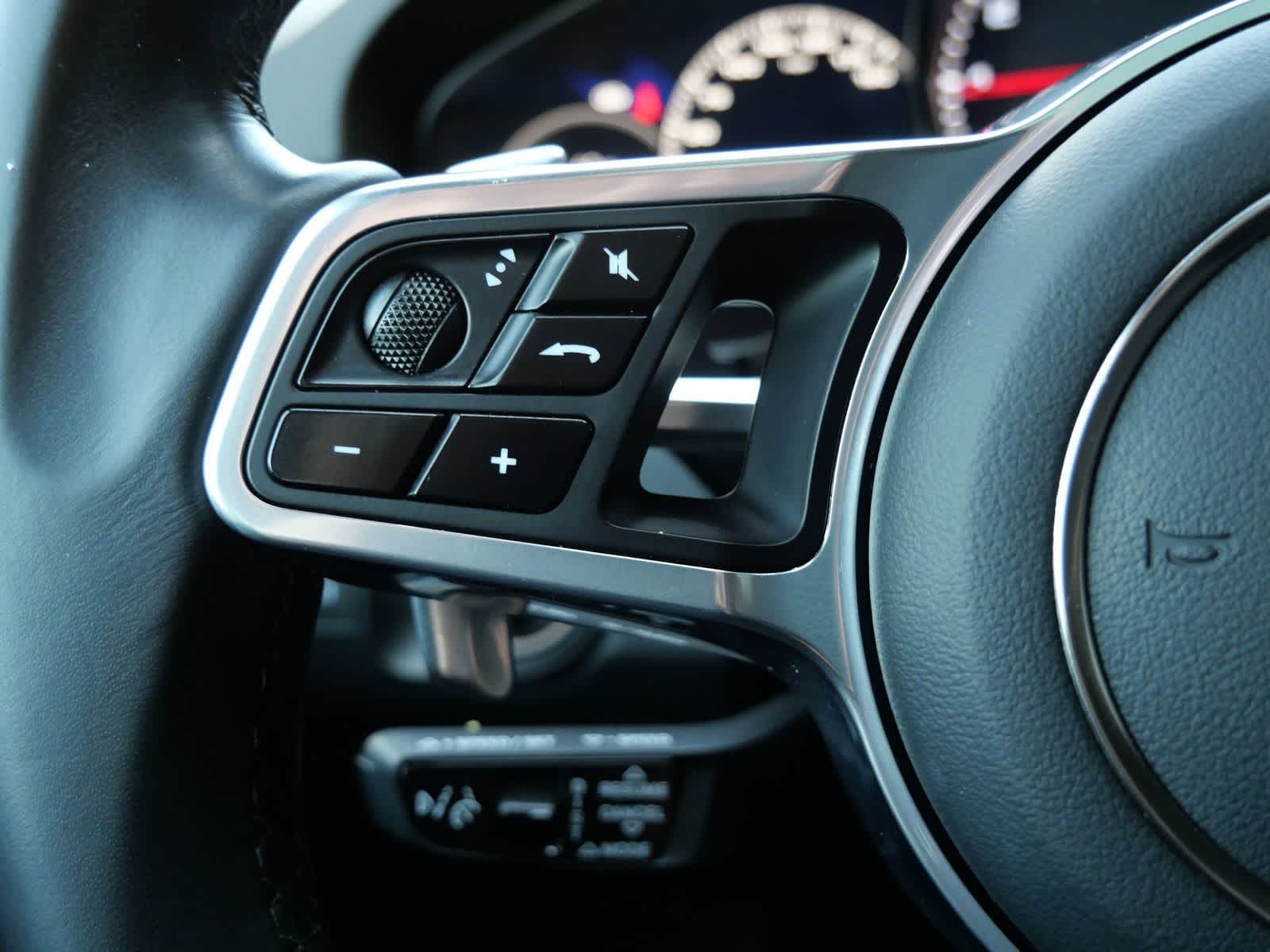 Thumbnail: 2023 Porsche Cayenne - 22