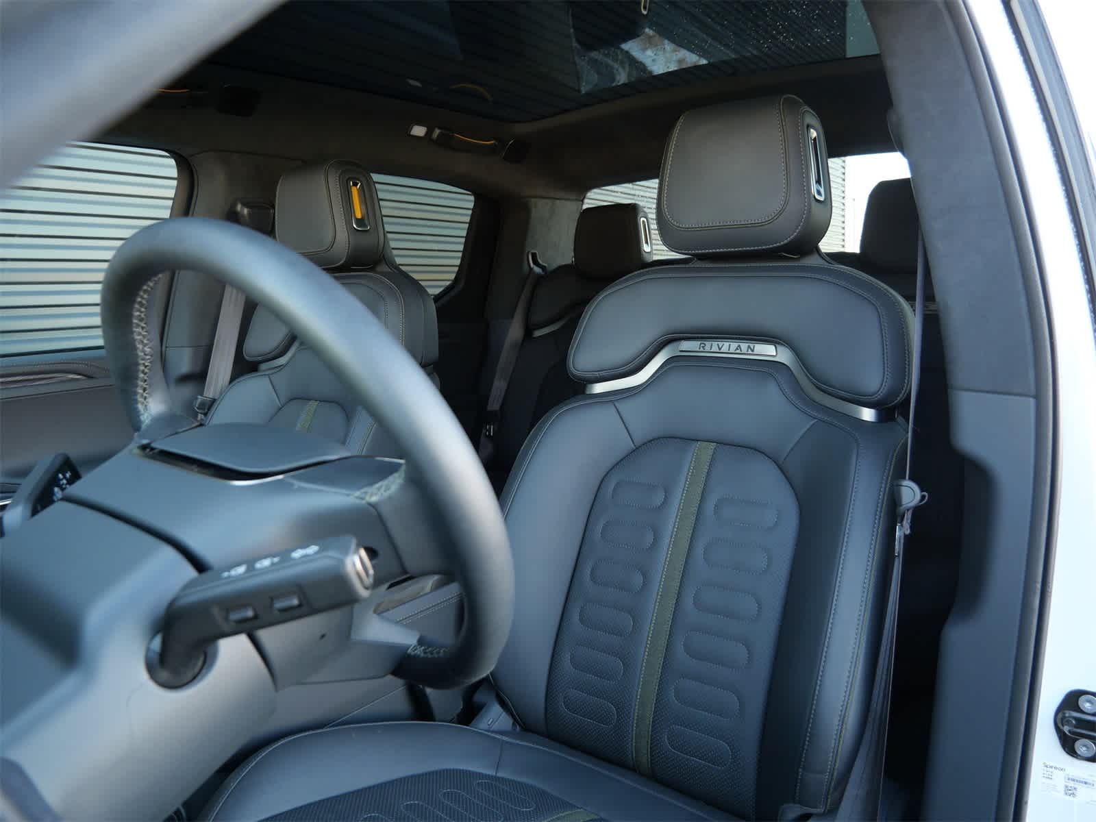 Thumbnail: 2022 Rivian R1T - 5