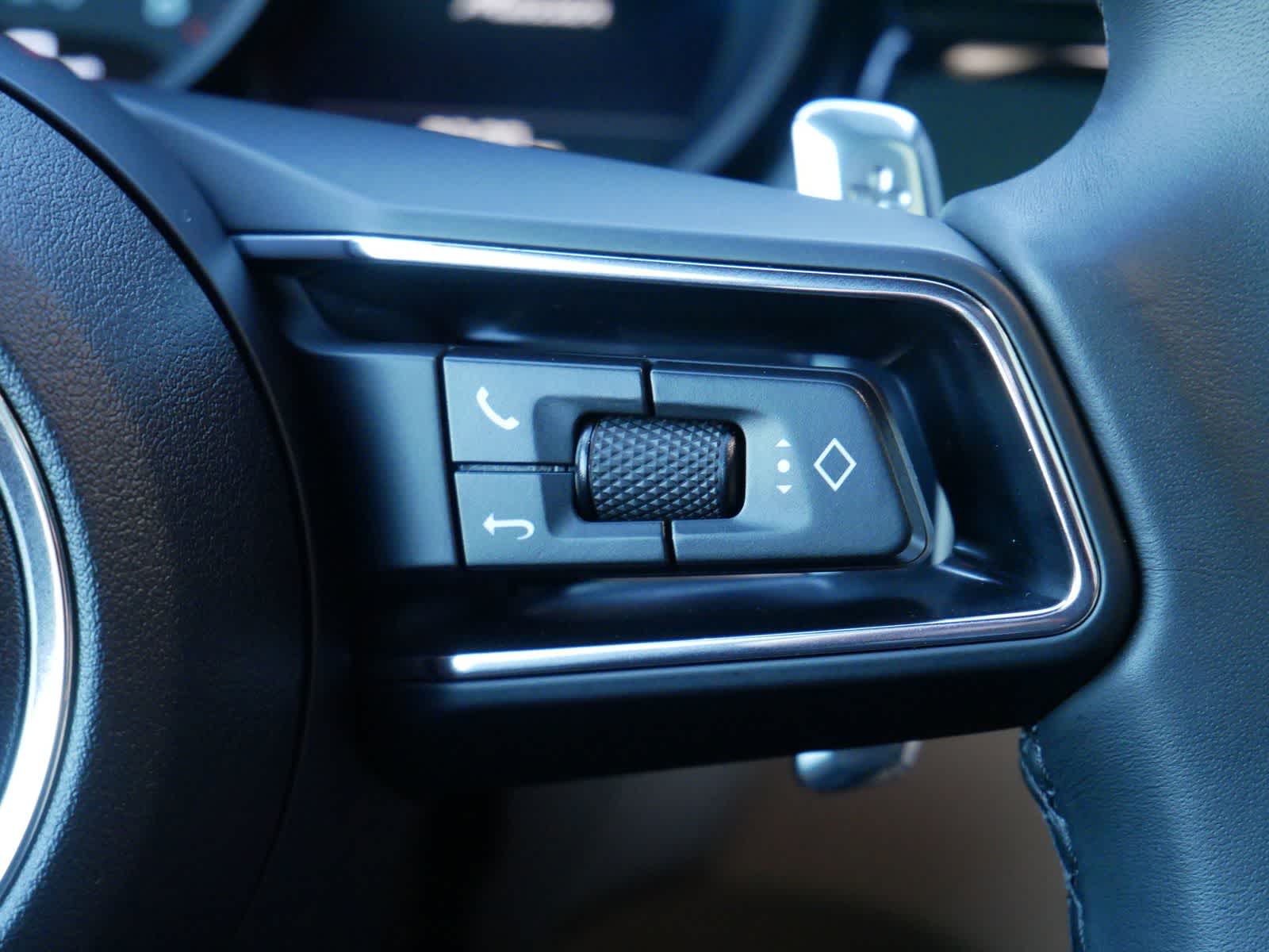 Thumbnail: 2025 Porsche Macan - 18