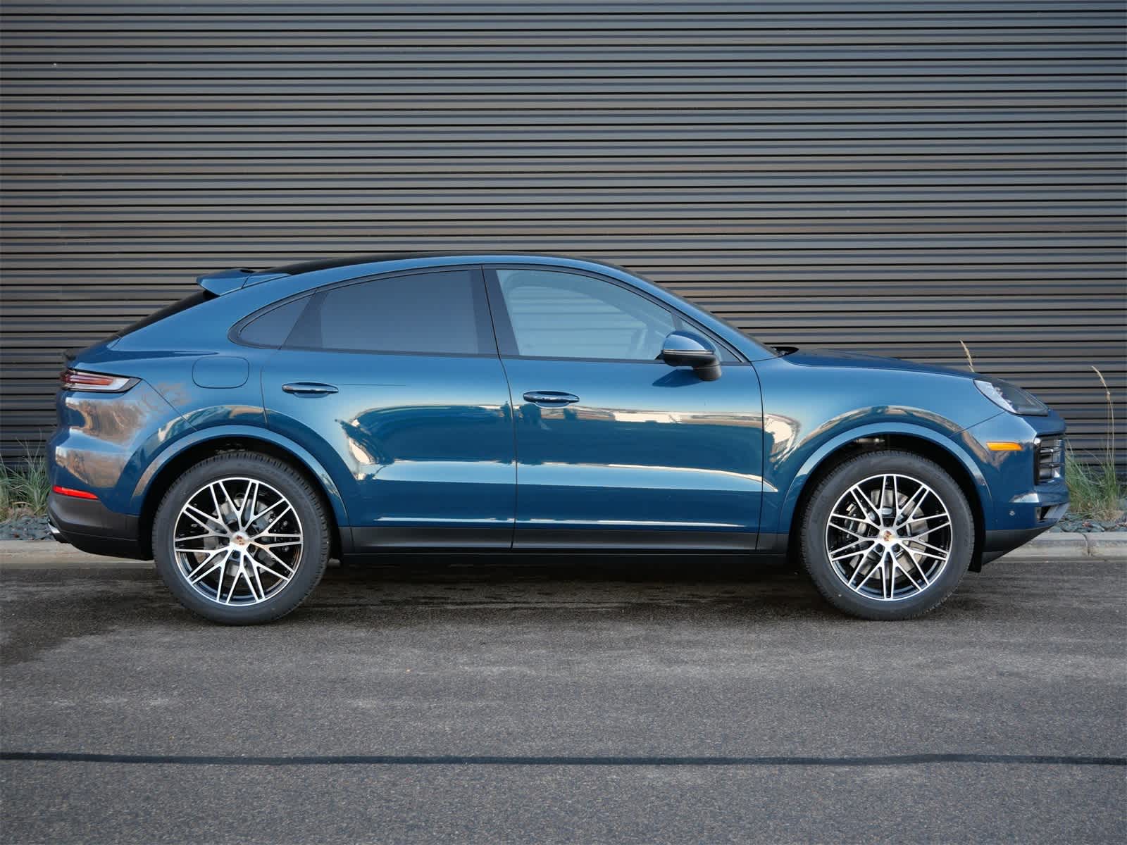 Thumbnail: 2026 Porsche Cayenne - 26