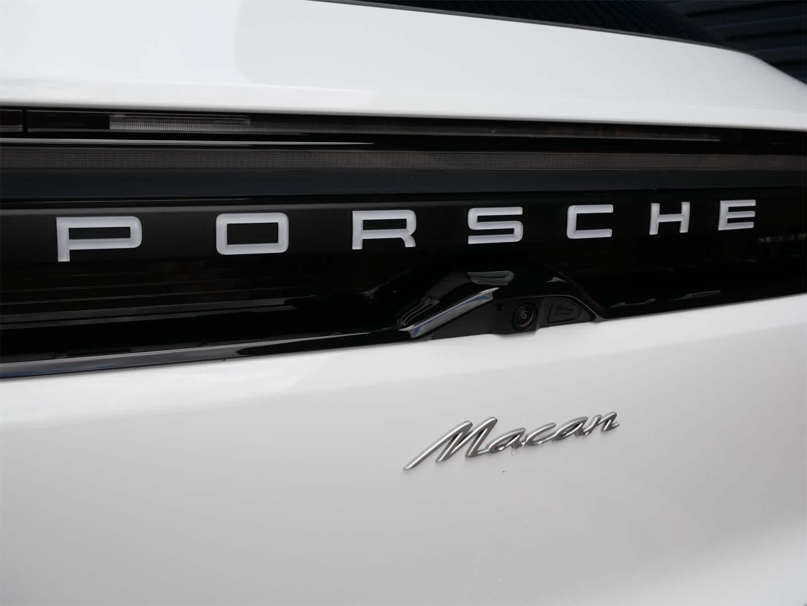 Thumbnail: 2025 Porsche Macan - 23