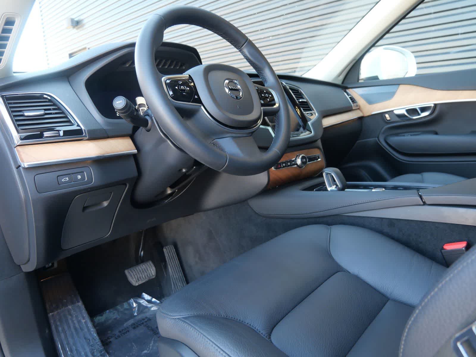 Thumbnail: 2025 Volvo XC90 - 4