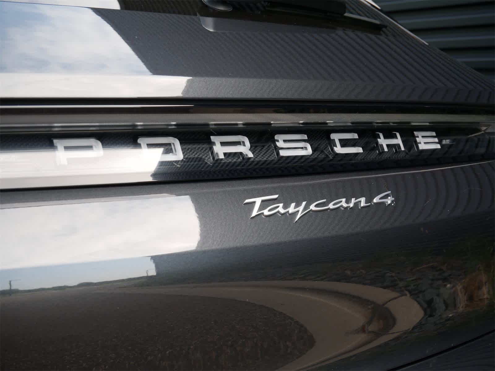 Thumbnail: 2021 Porsche Taycan - 23