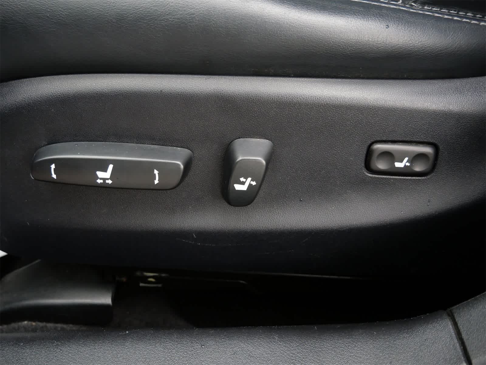 Thumbnail: 2012 Lexus IS - 12