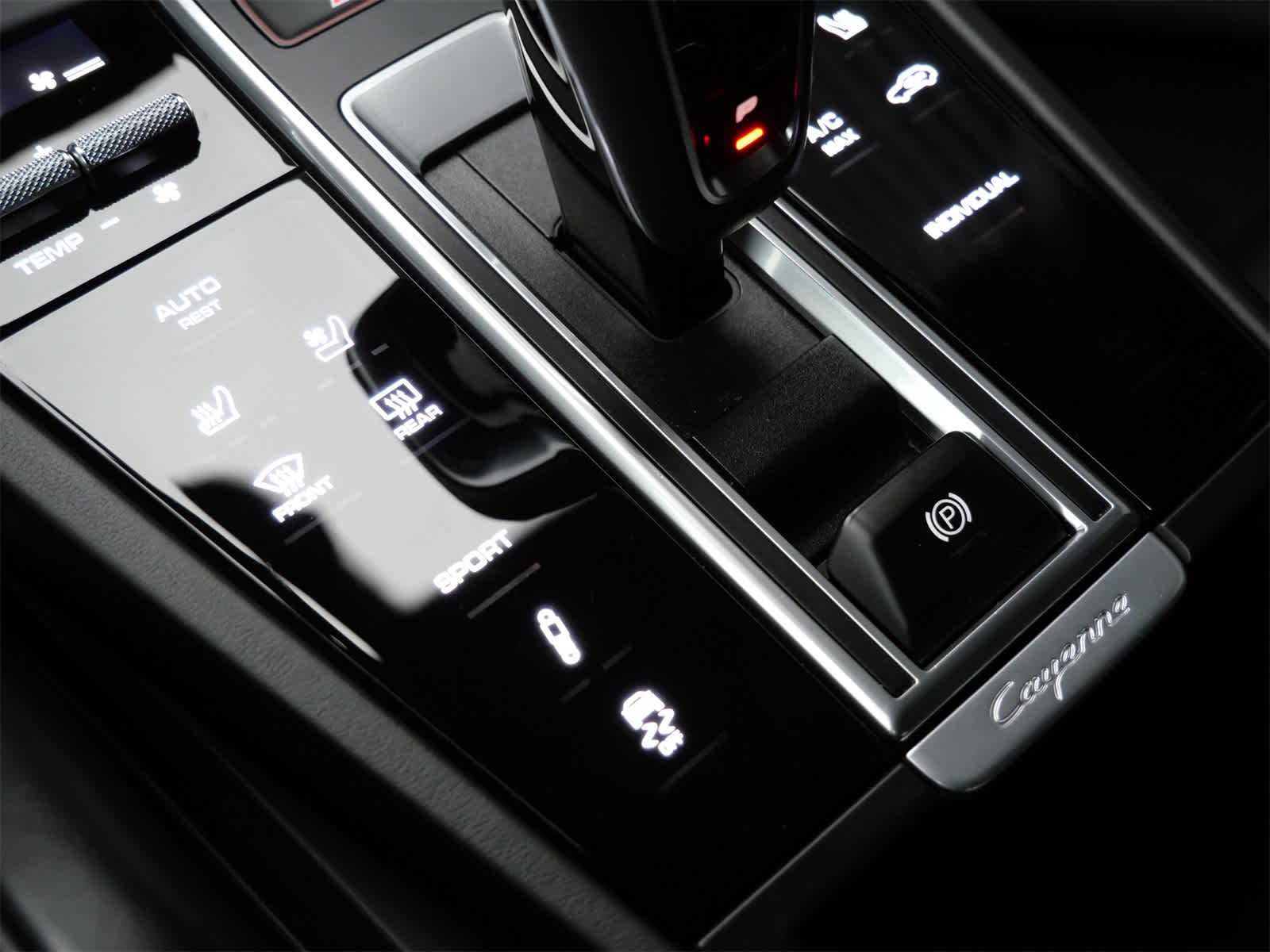 Thumbnail: 2023 Porsche Cayenne - 17