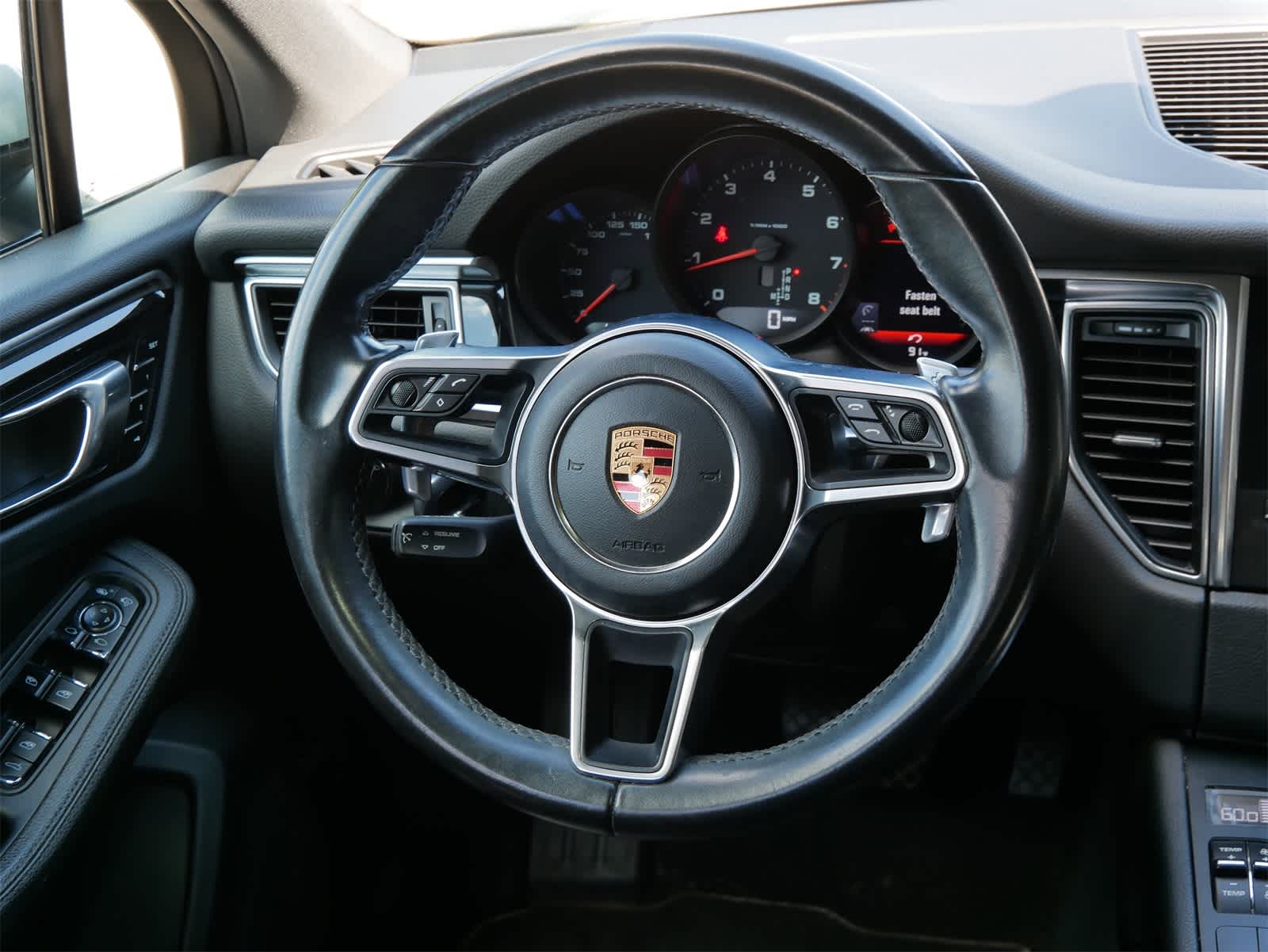 Thumbnail: 2018 Porsche Macan - 9