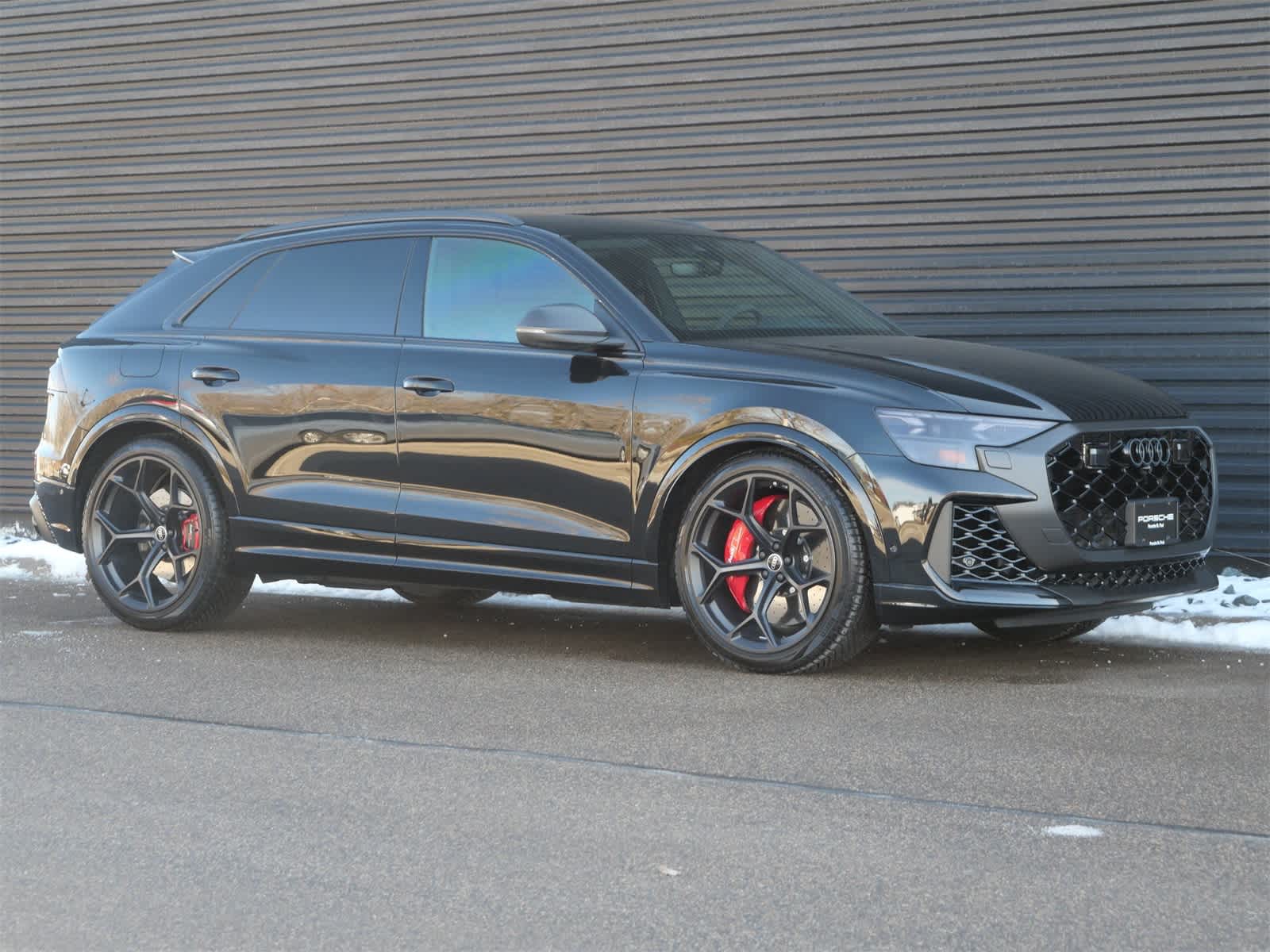 Thumbnail: 2025 Audi RS Q8 - 31