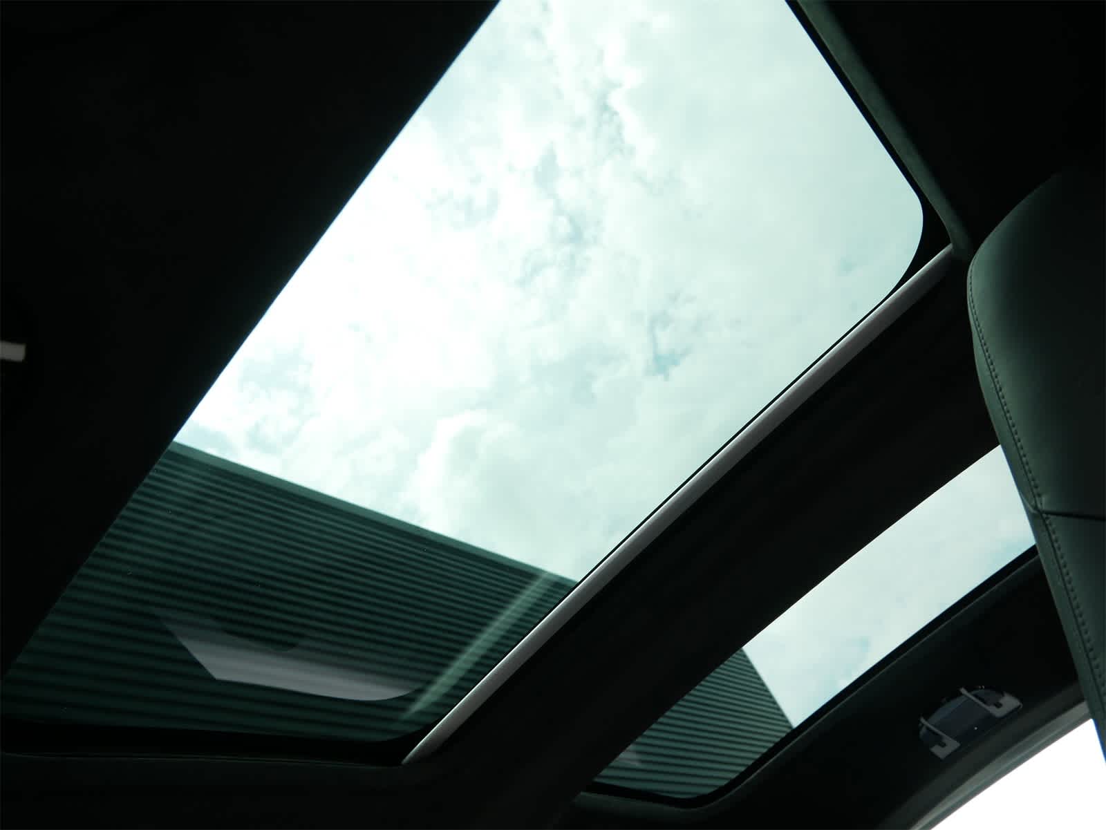 Thumbnail: 2021 Porsche Panamera - 19