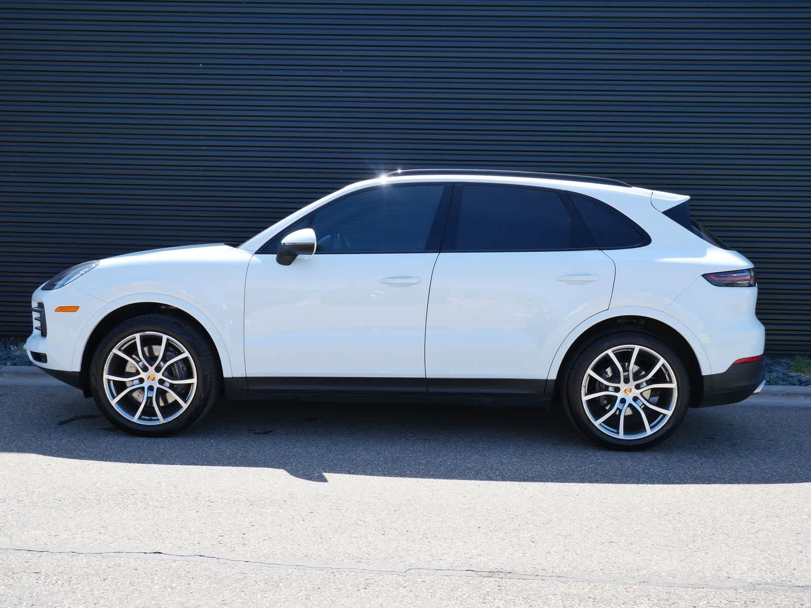 Thumbnail: 2021 Porsche Cayenne - 2