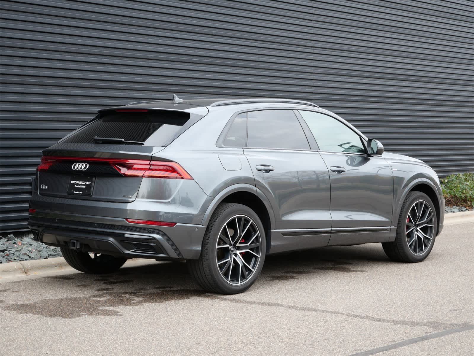 Thumbnail: 2021 Audi Q8 - 25