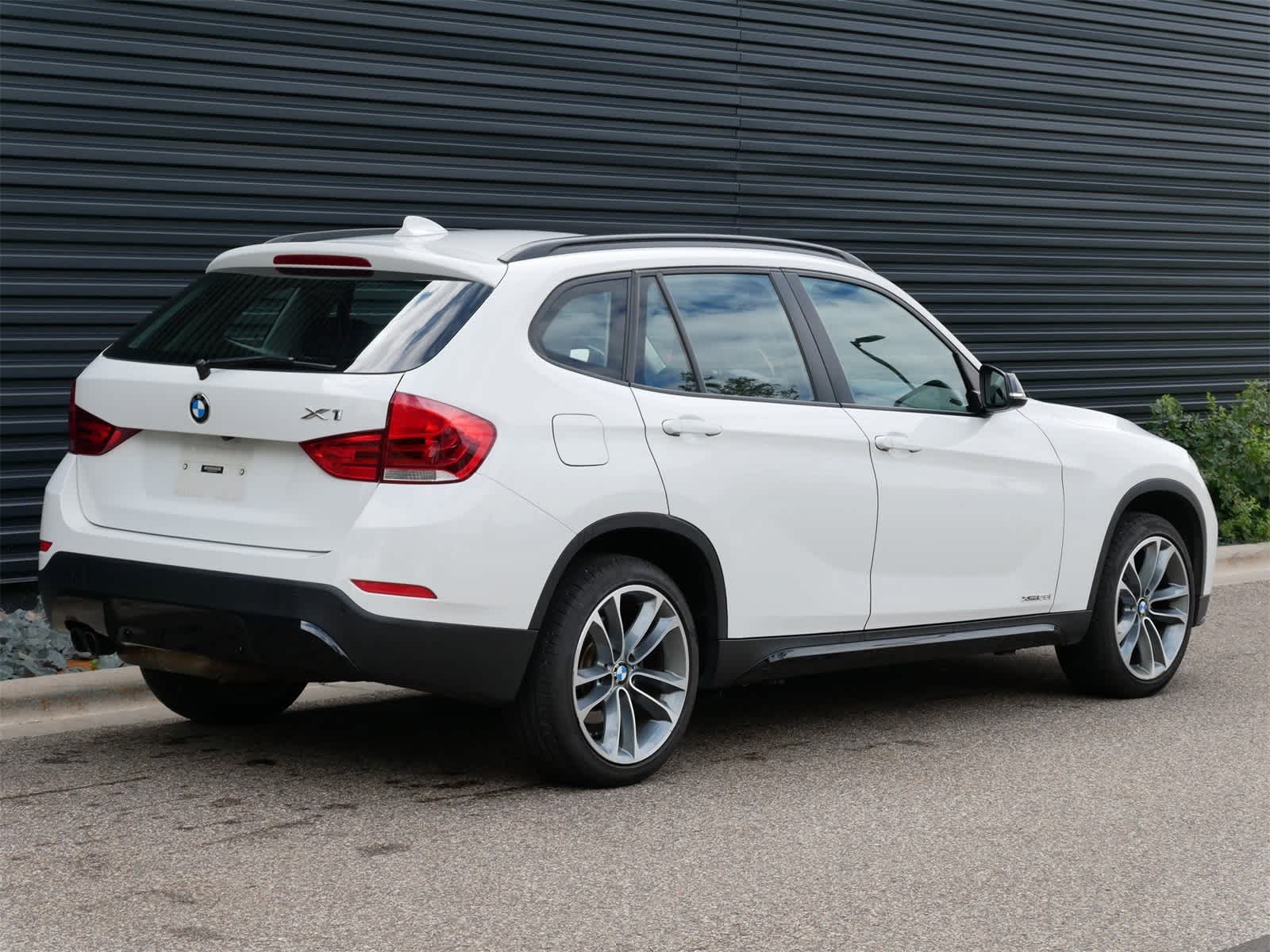 Thumbnail: 2015 BMW X1 - 12