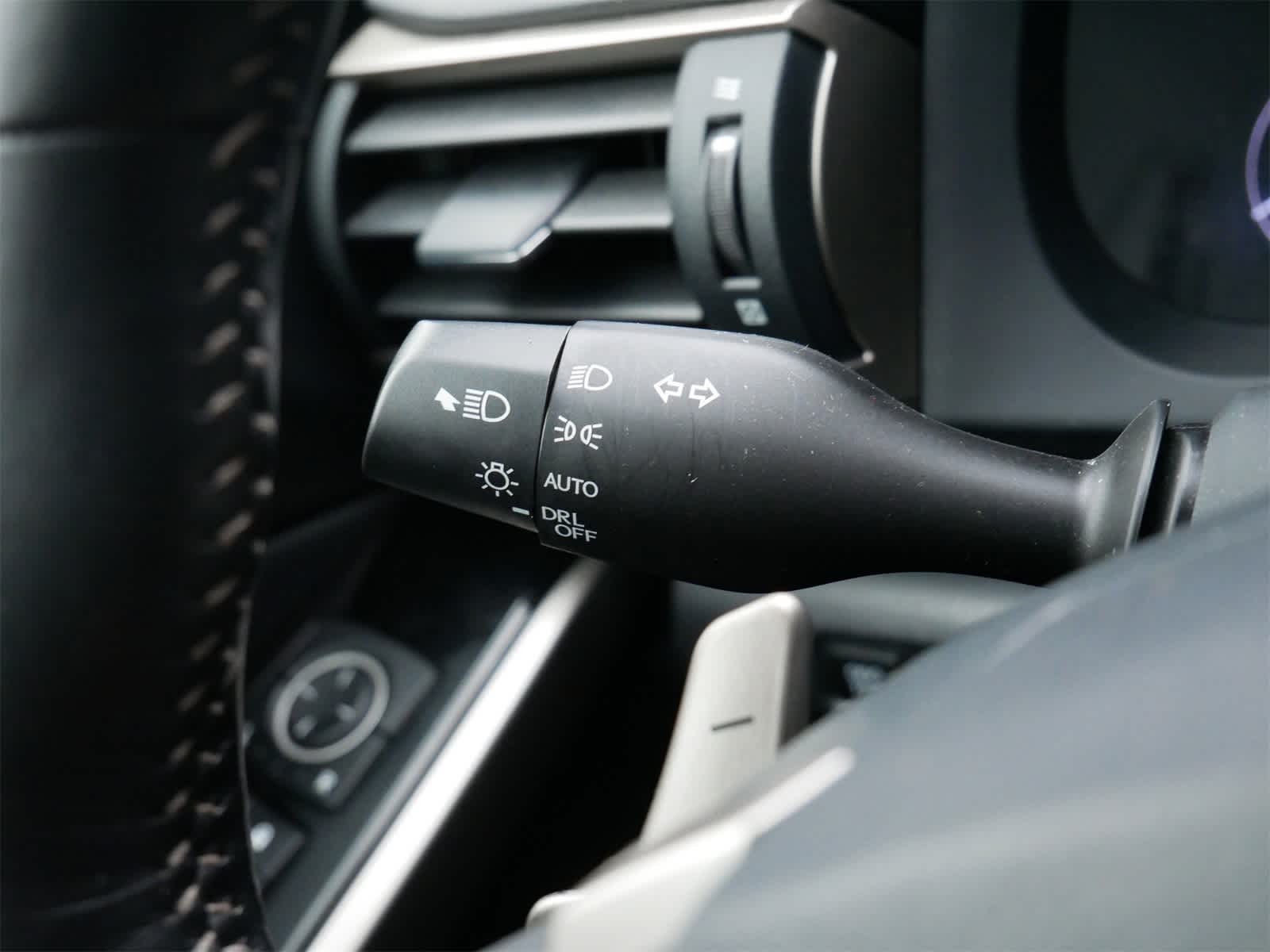 Thumbnail: 2019 Lexus IS - 17