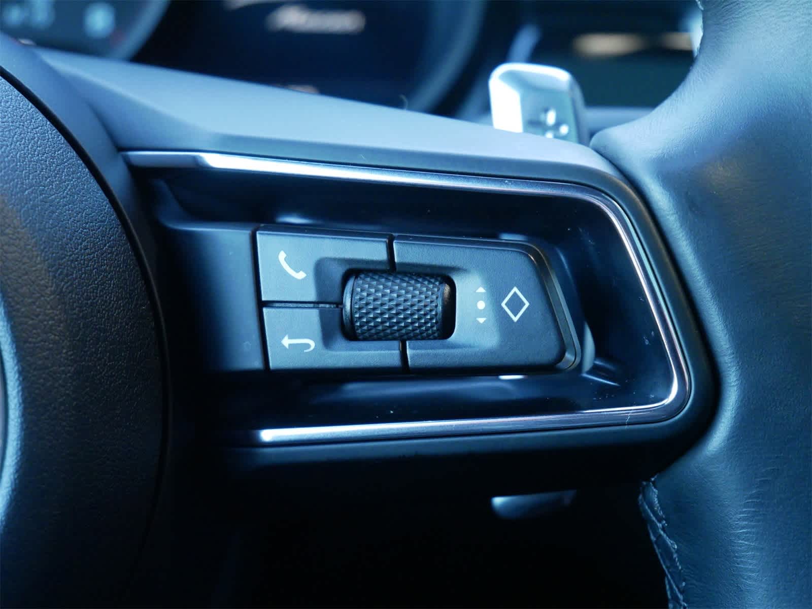 Thumbnail: 2024 Porsche Macan - 17