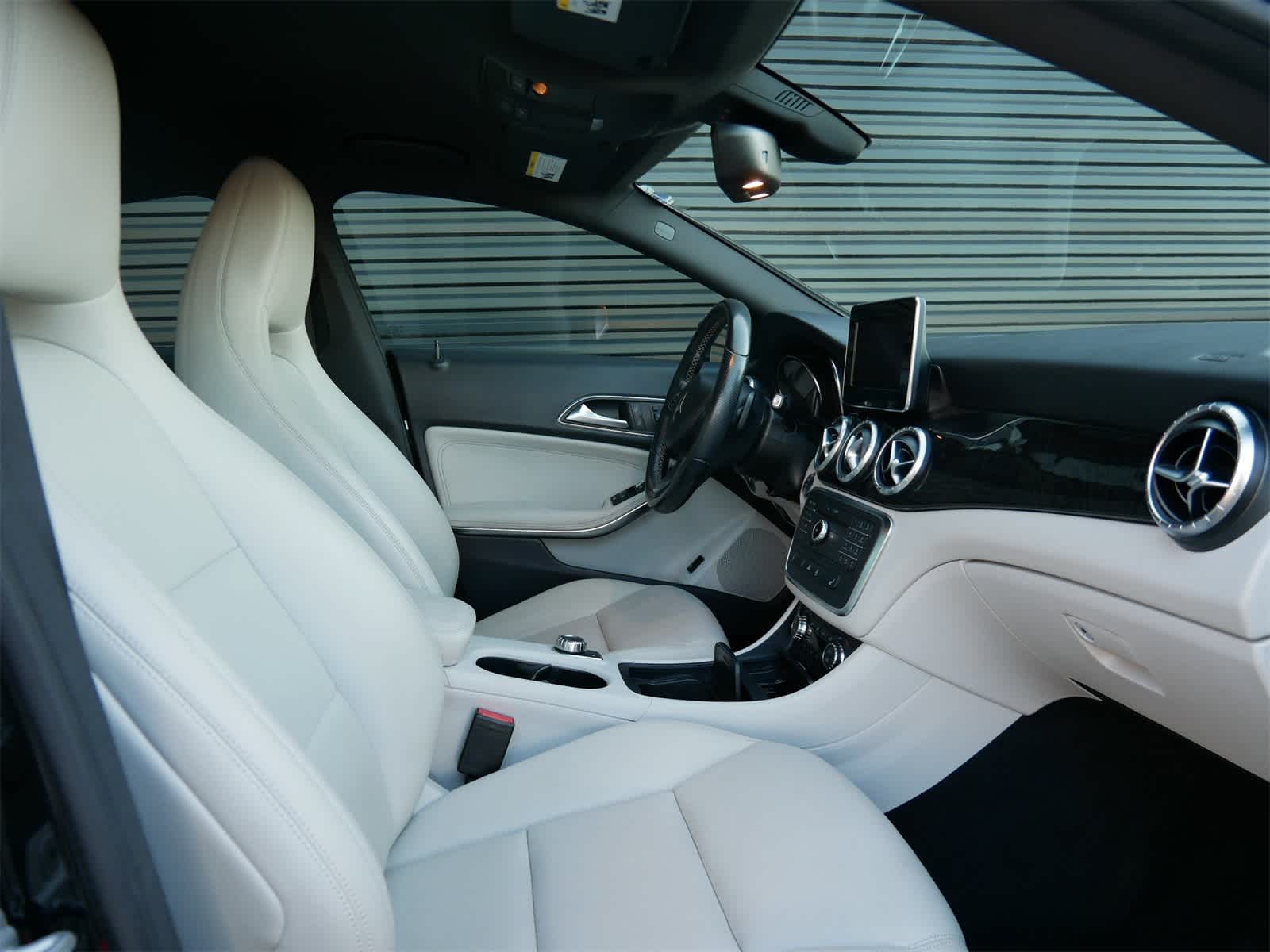 Thumbnail: 2015 Mercedes-Benz CLA - 26