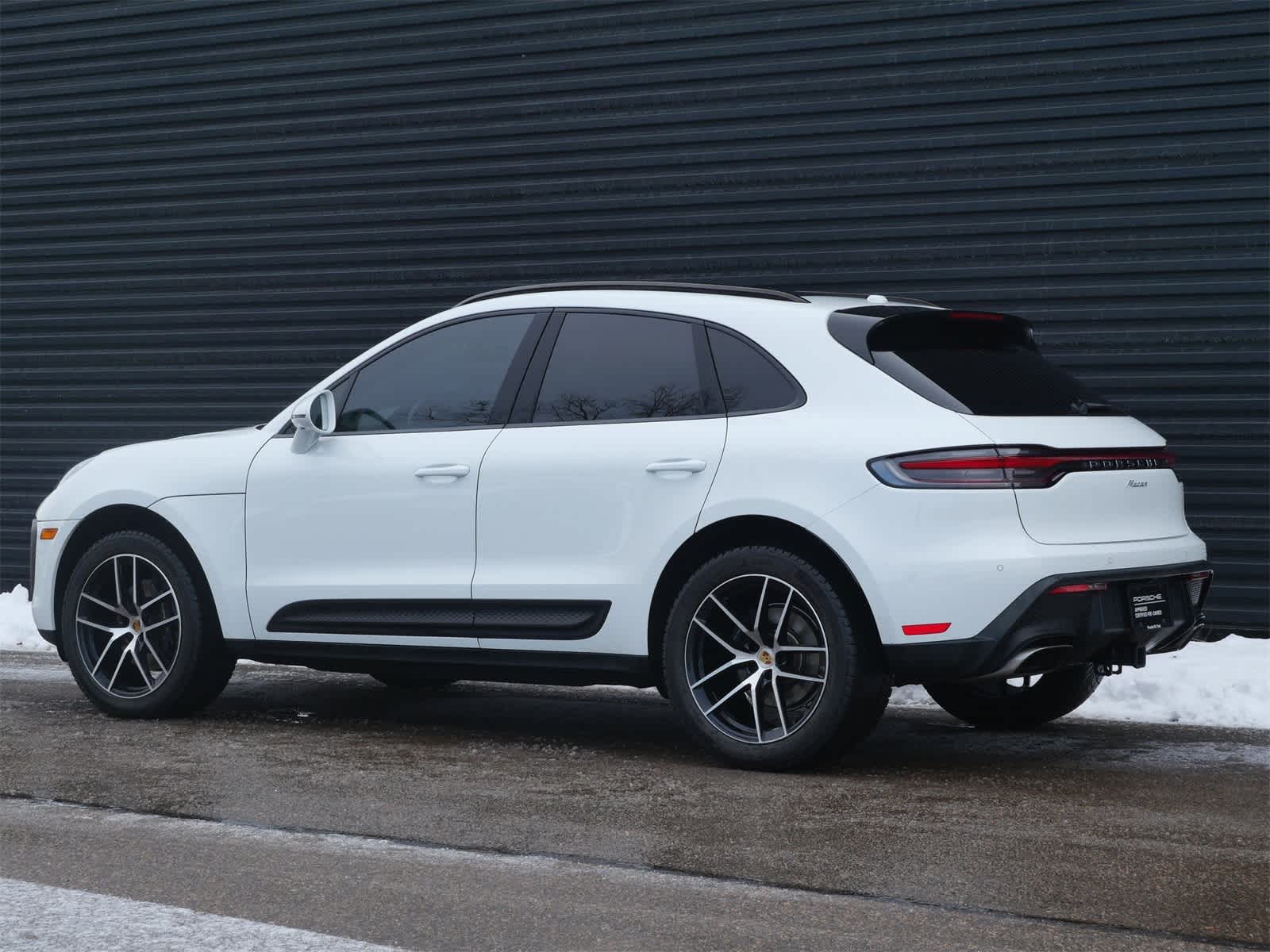 Thumbnail: 2024 Porsche Macan - 3