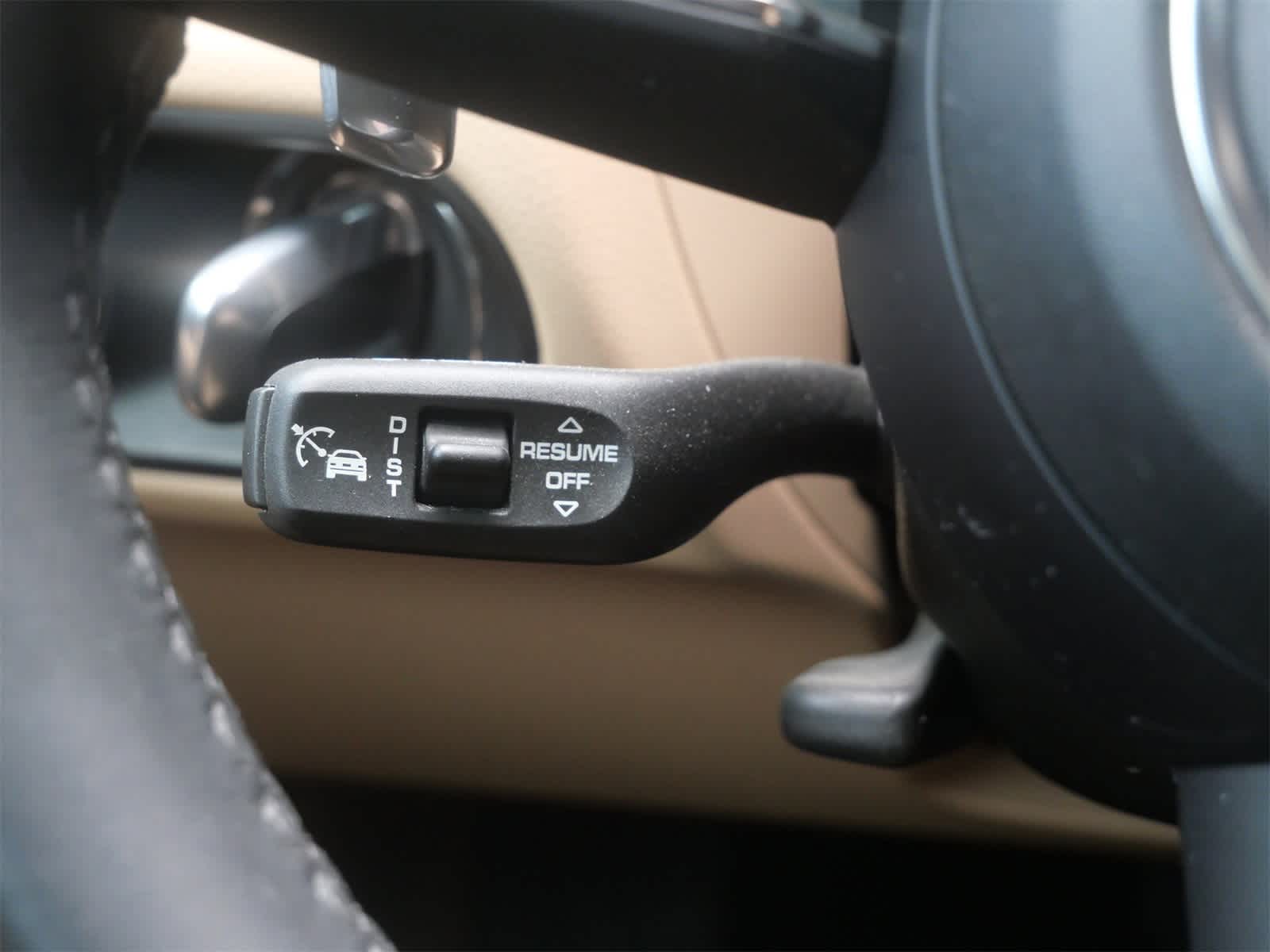 Thumbnail: 2024 Porsche Macan - 24