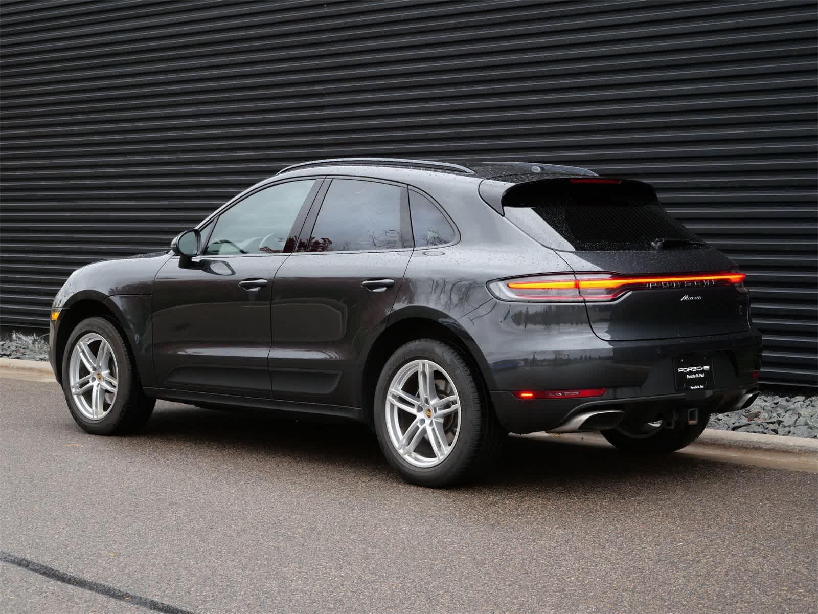 Thumbnail: 2020 Porsche Macan - 3