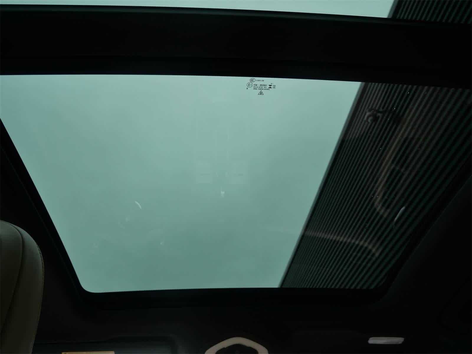 Thumbnail: 2026 Porsche Macan - 14