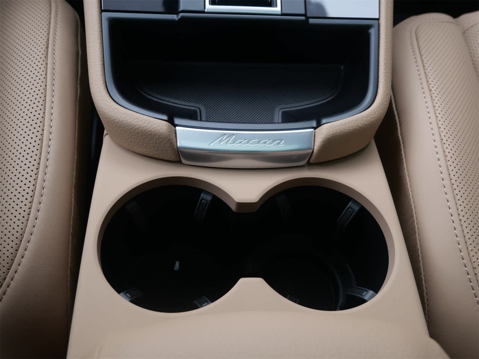 Thumbnail: 2026 Porsche Macan - 16