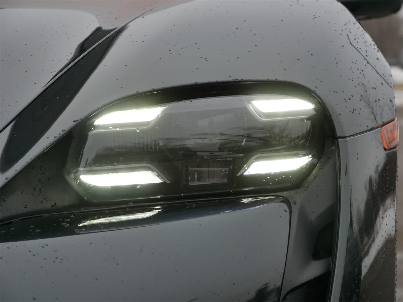 Thumbnail: 2021 Porsche Taycan - 6