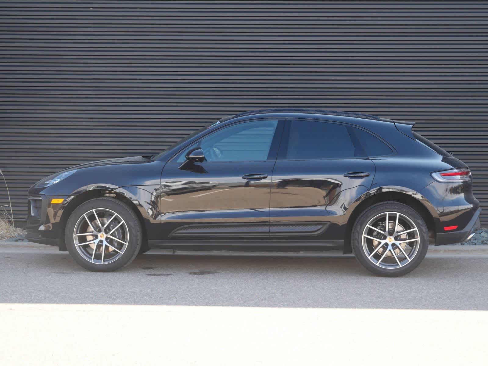 Thumbnail: 2025 Porsche Macan - 2