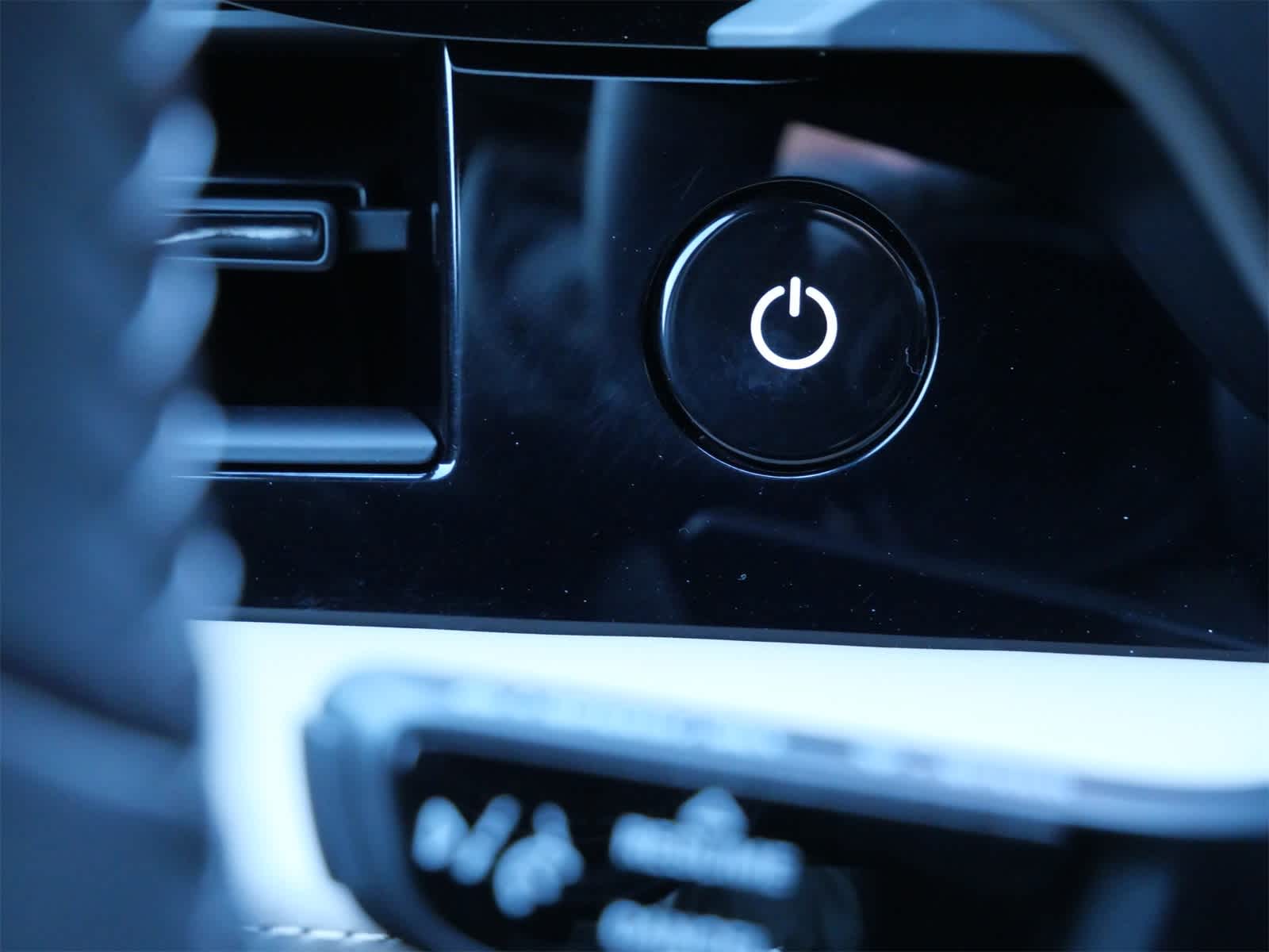 Thumbnail: 2020 Porsche Taycan - 15