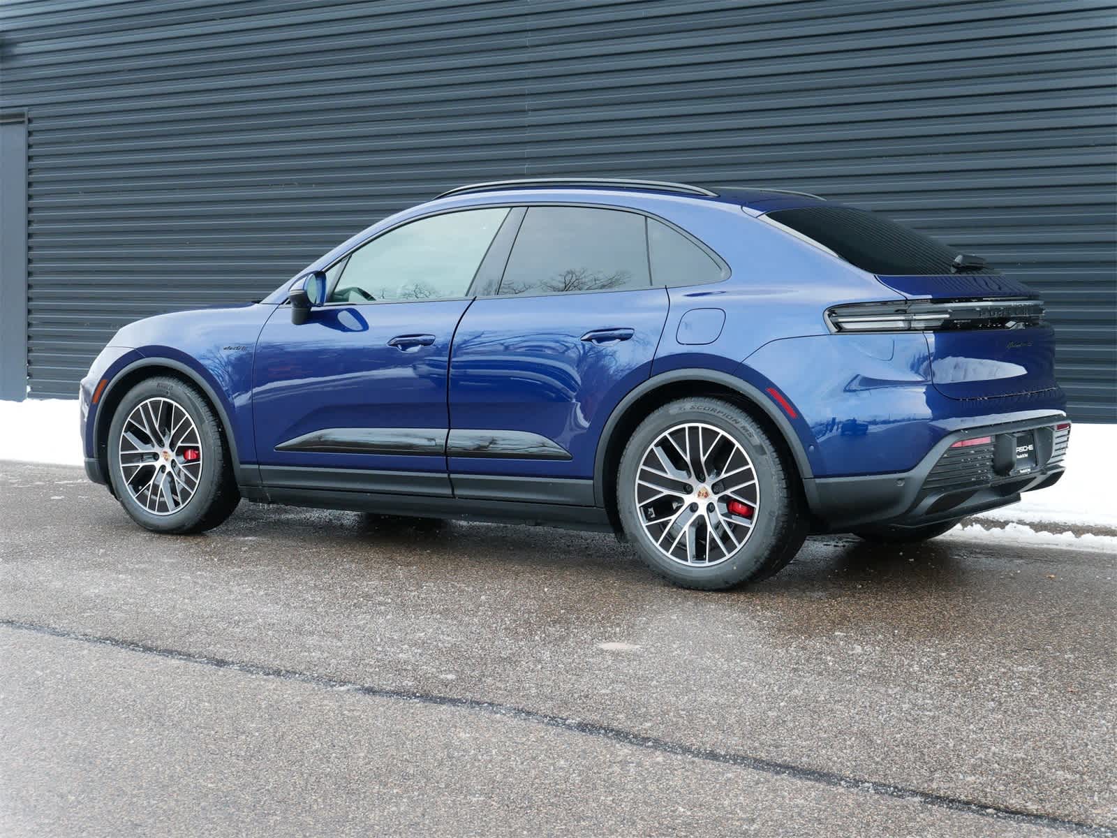 Thumbnail: 2025 Porsche Macan - 3