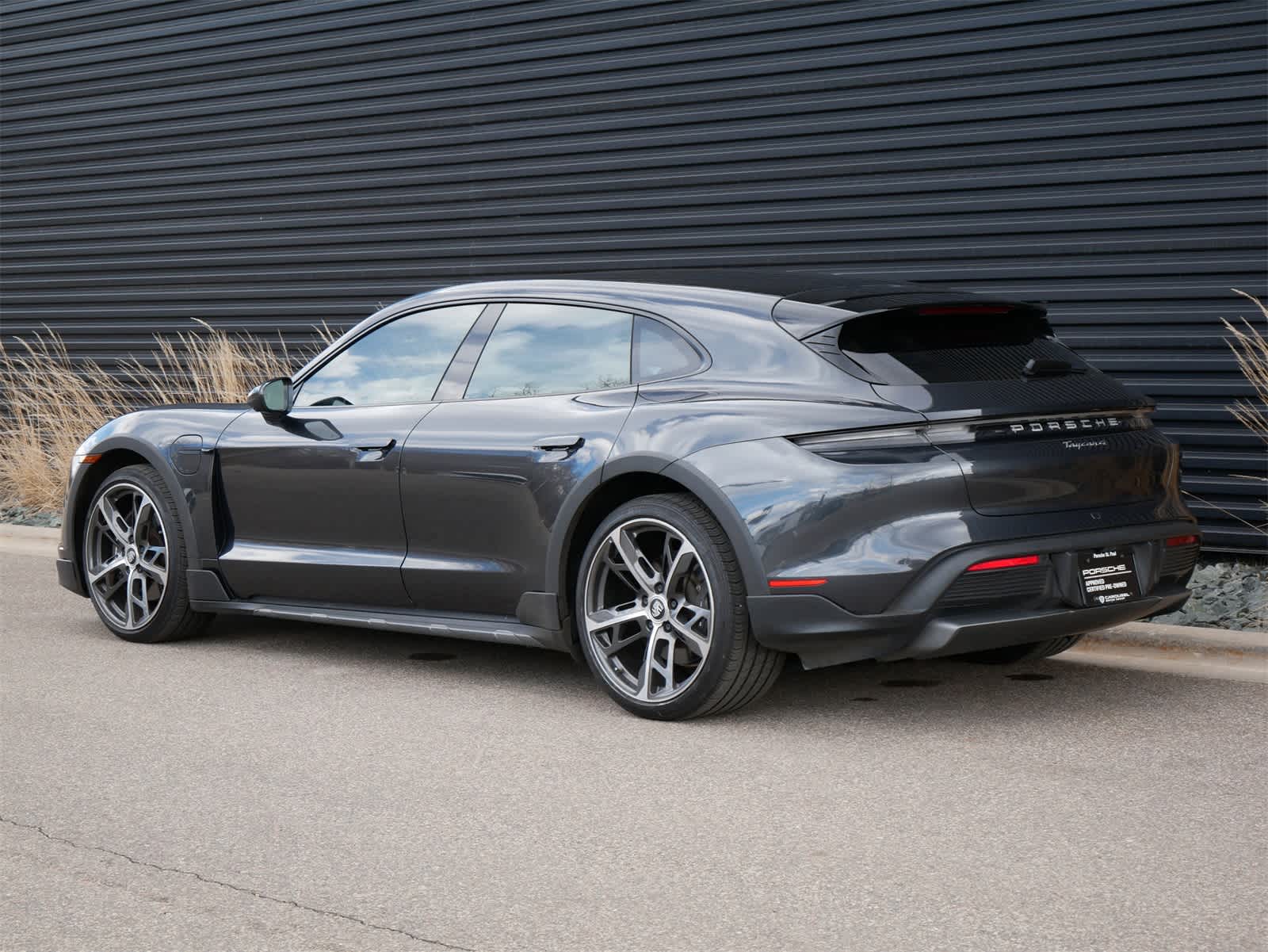 Thumbnail: 2021 Porsche Taycan - 3