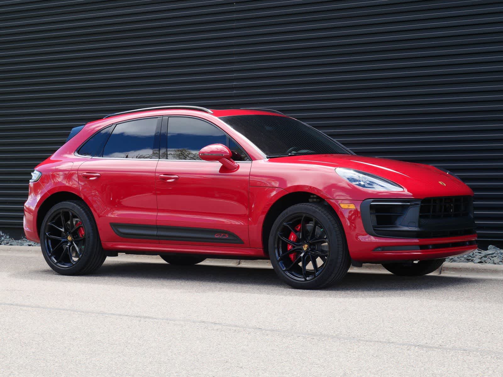 Thumbnail: 2022 Porsche Macan - 28