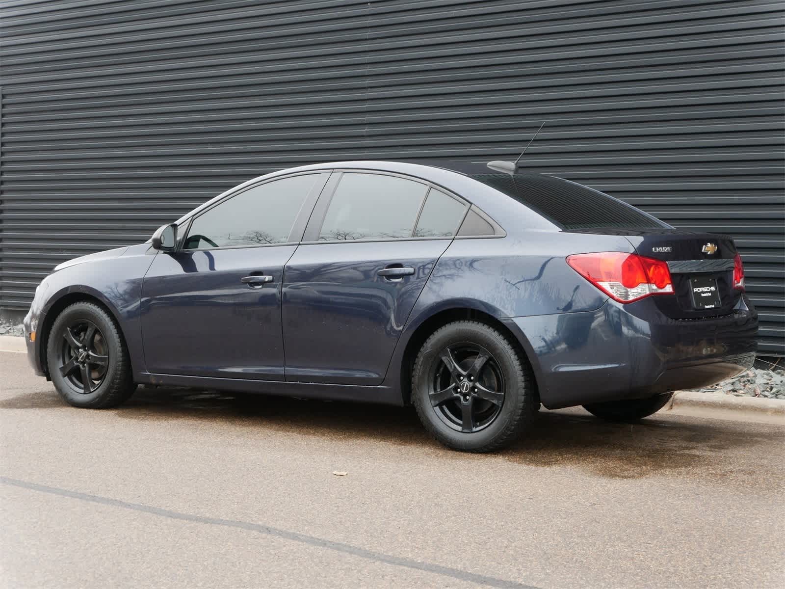 Thumbnail: 2015 Chevrolet Cruze - 3