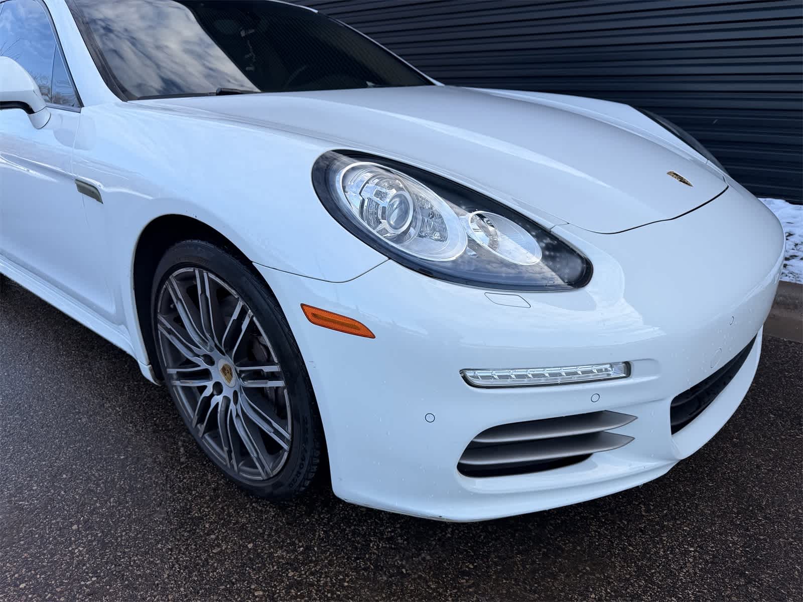 Thumbnail: 2016 Porsche Panamera - 26