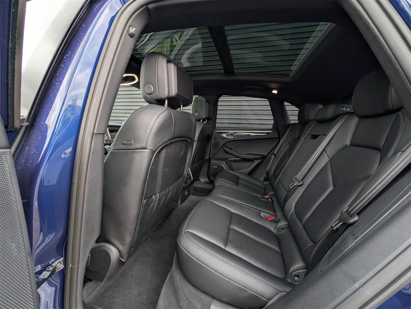 Thumbnail: 2025 Porsche Macan - 6