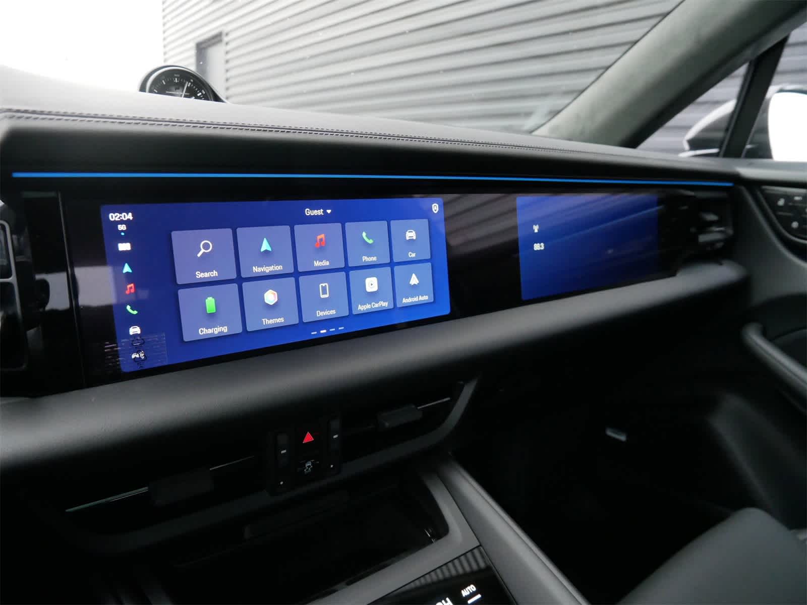 Thumbnail: 2025 Porsche Macan - 24