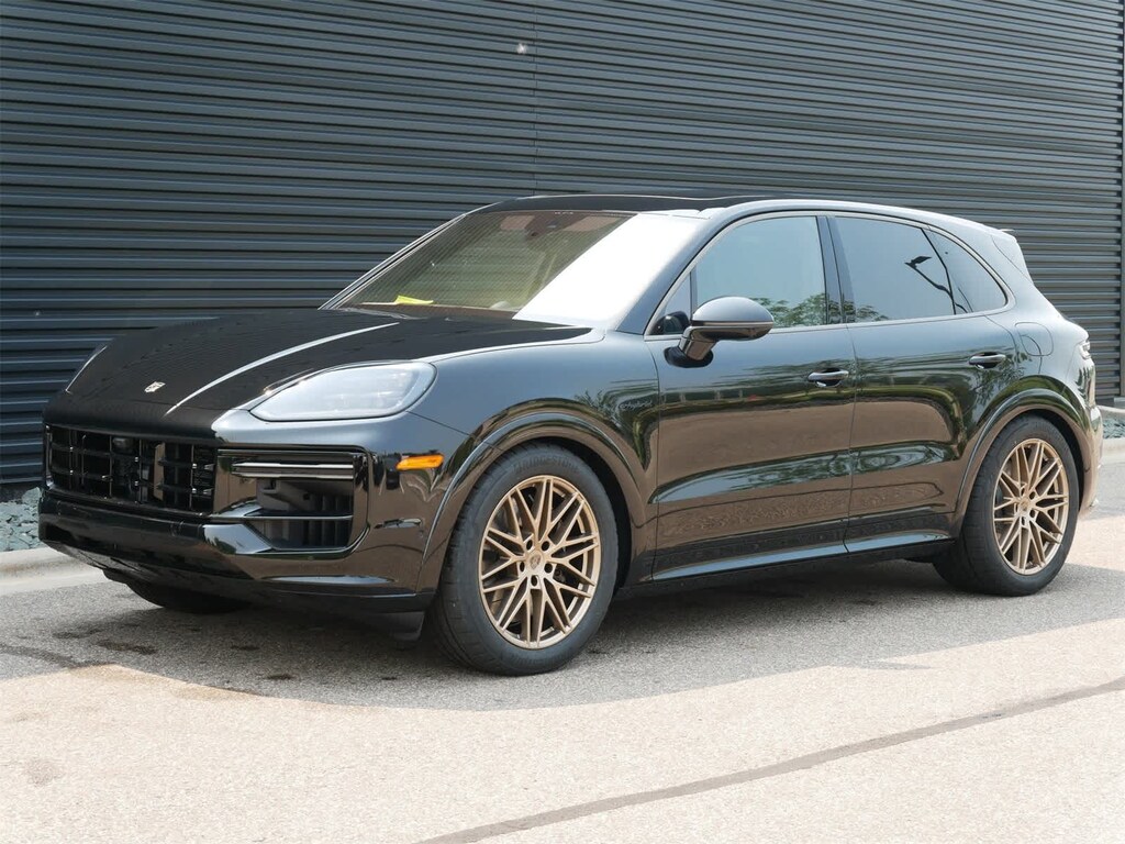 New 2025 Porsche Cayenne Turbo E-Hybrid SUV