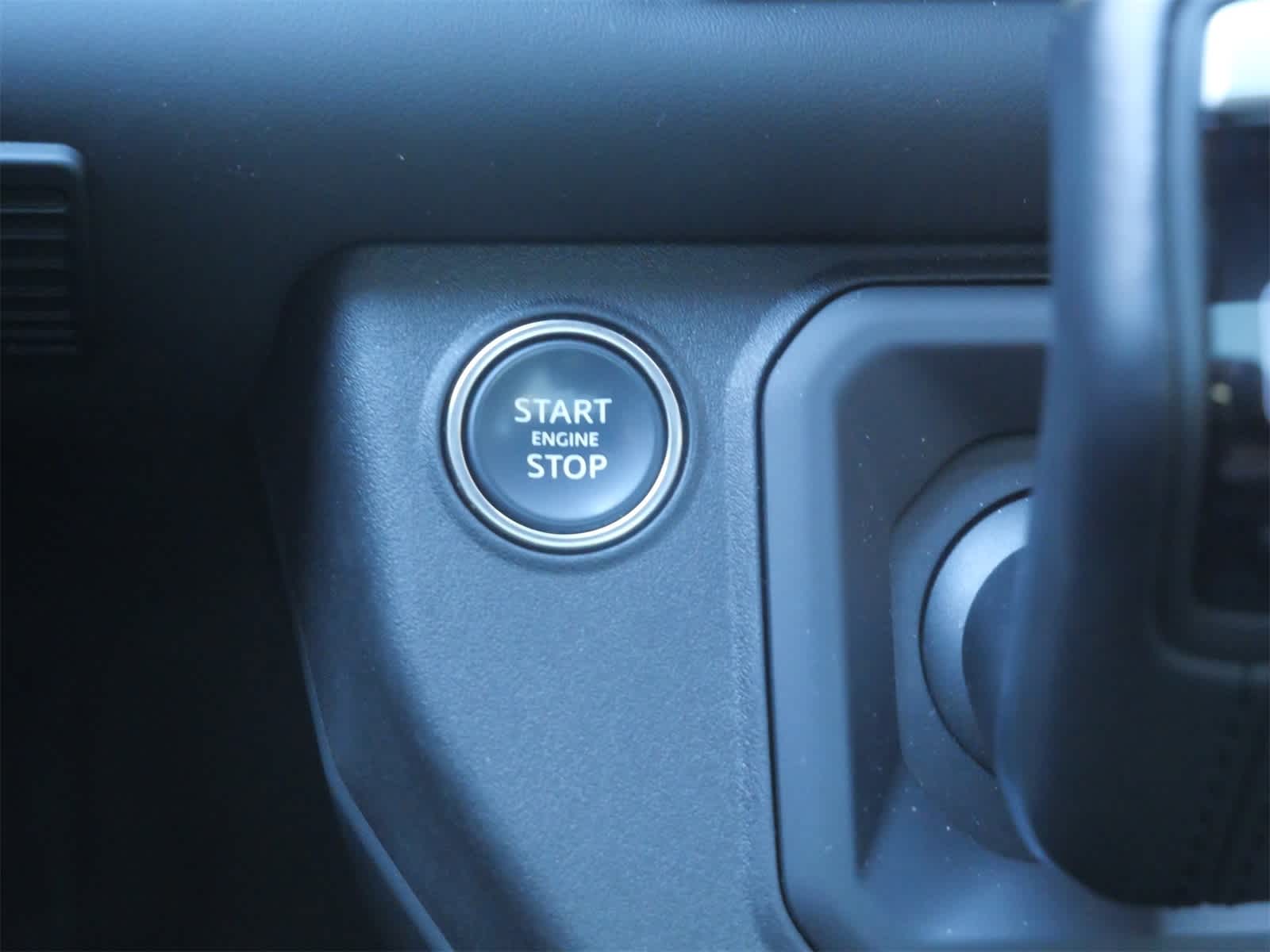 Thumbnail: 2024 Land Rover Defender - 24